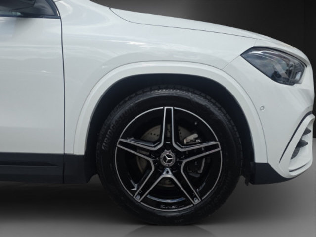 MERCEDES-BENZ GLA 220 4Matic 8G-DCT, Mild-Hybrid Benzin/Elektro, Occasion / Gebraucht, Automatik - 6