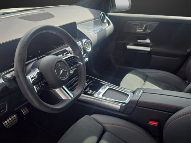MERCEDES-BENZ GLA 220 4Matic 8G-DCT, Mild-Hybrid Benzin/Elektro, Occasion / Gebraucht, Automatik - 7