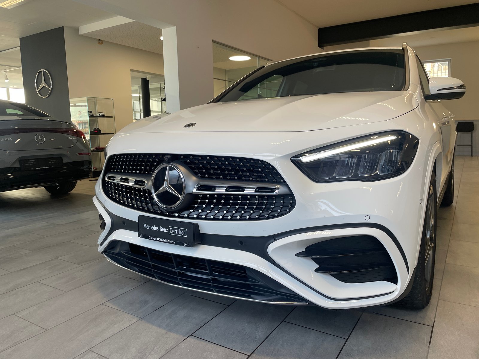 MERCEDES-BENZ GLA 220d 4Matic 8G-DCTSwiss Star AMG Line, Diesel, Occasioni / Usate, Automatico - 2