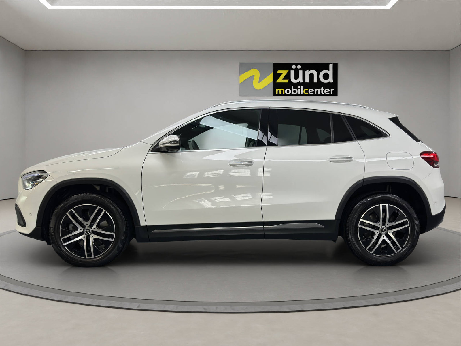 MERCEDES-BENZ GLA 220 d Progressive 4matic, Diesel, Second hand / Used, Automatic - 2