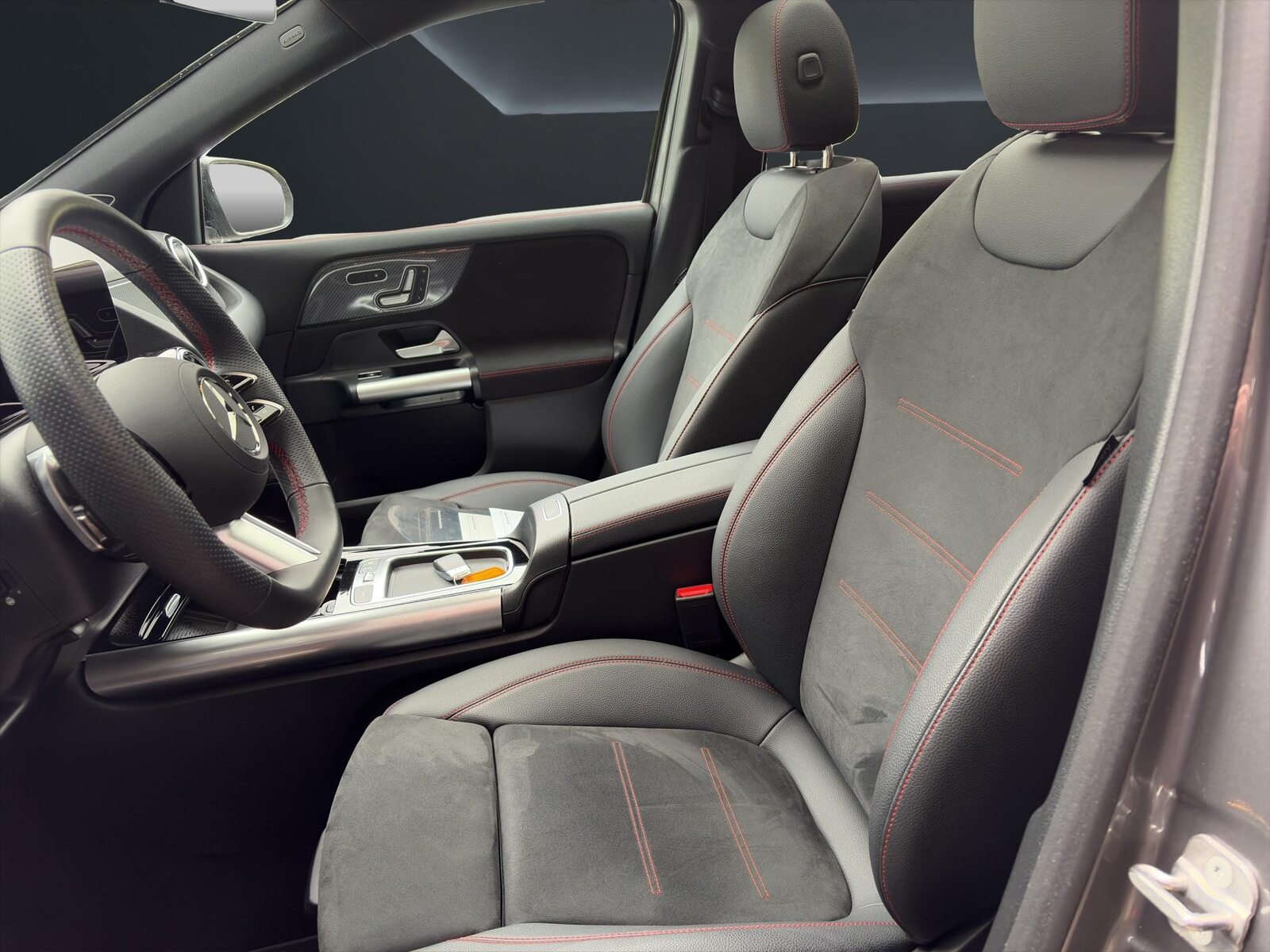 MERCEDES-BENZ GLA-Klasse H247 GLA 220 d Swiss Star AMG Line 4matic, Diesel, Occasion / Gebraucht, Automatik - 7