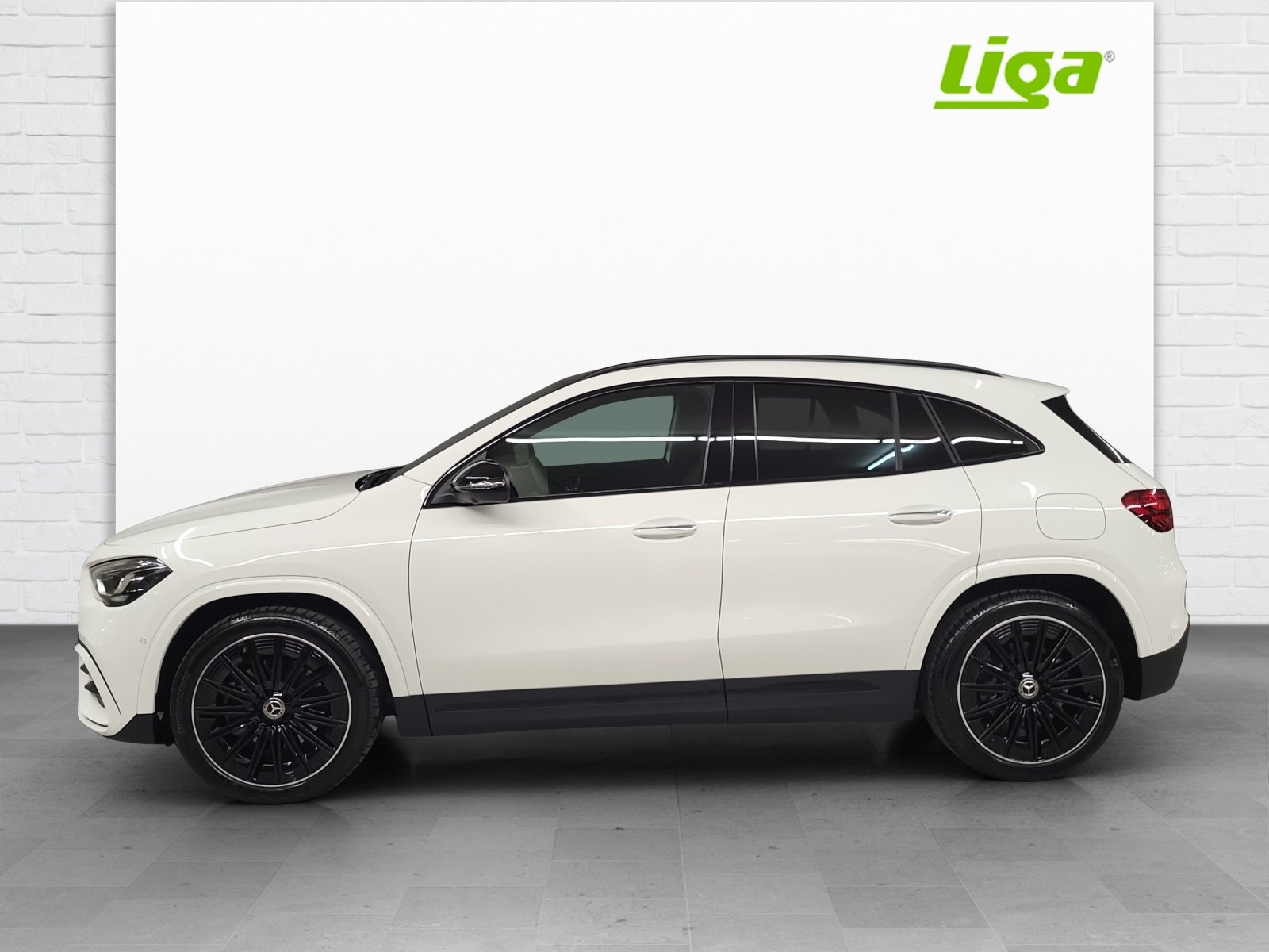 MERCEDES-BENZ GLA 220 d AMG Line 4Matic Swiss Star
