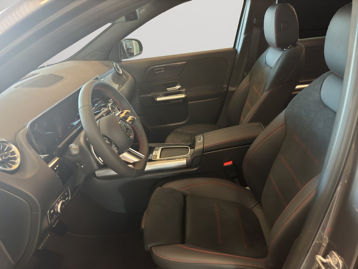 MERCEDES-BENZ GLA 220 4M, Petrol, New car, Automatic - 6