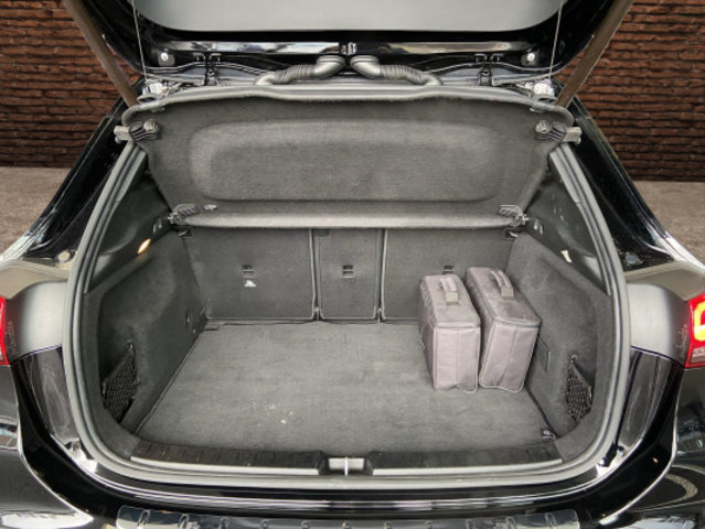 MERCEDES-BENZ GLA 250e Progressive 8G-D, Second hand / Used, Automatic - 7