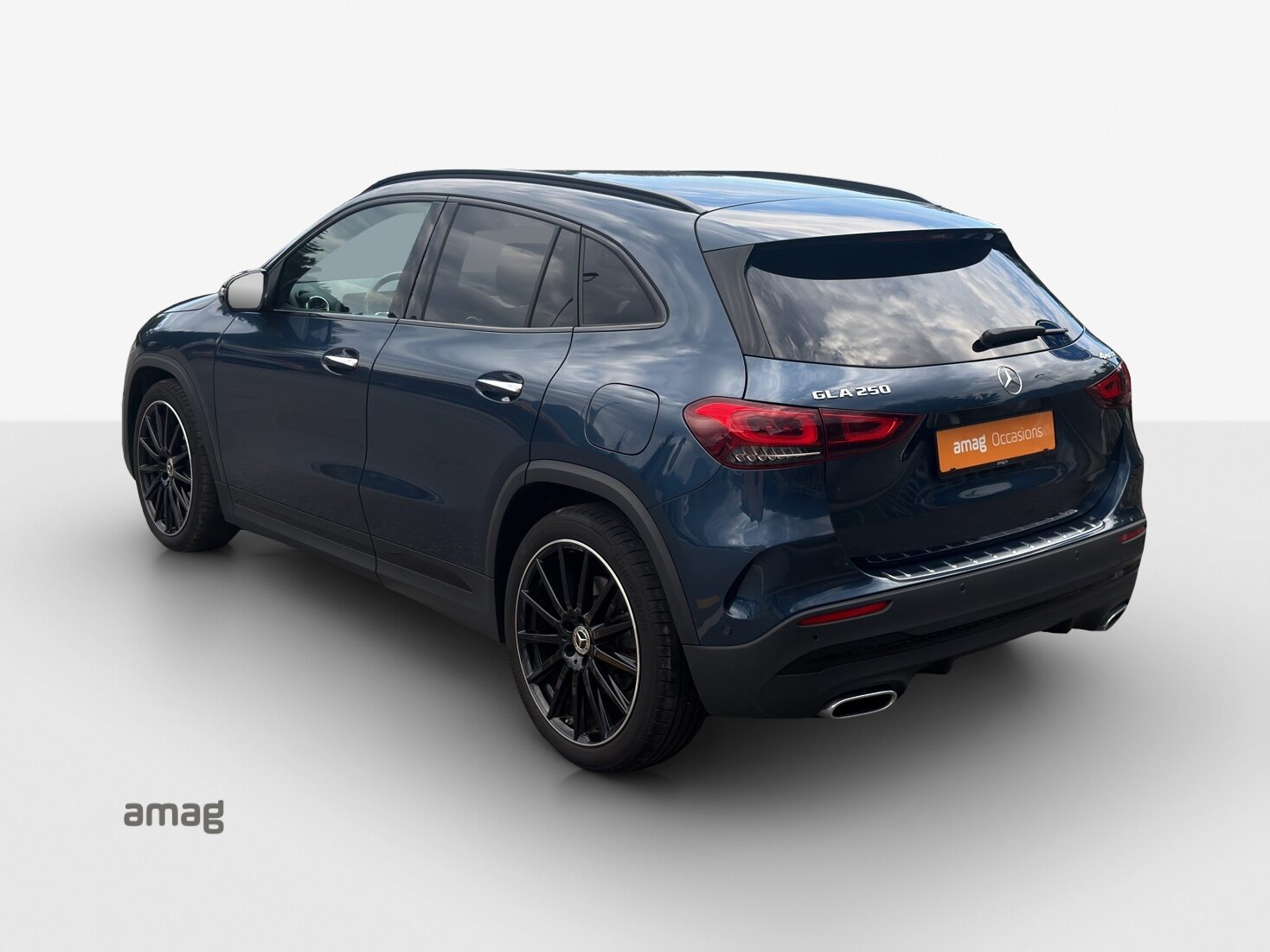 MERCEDES-BENZ GLA 250 AMG Line 4Matic, Essence, Occasion / Utilisé, Automatique - 3