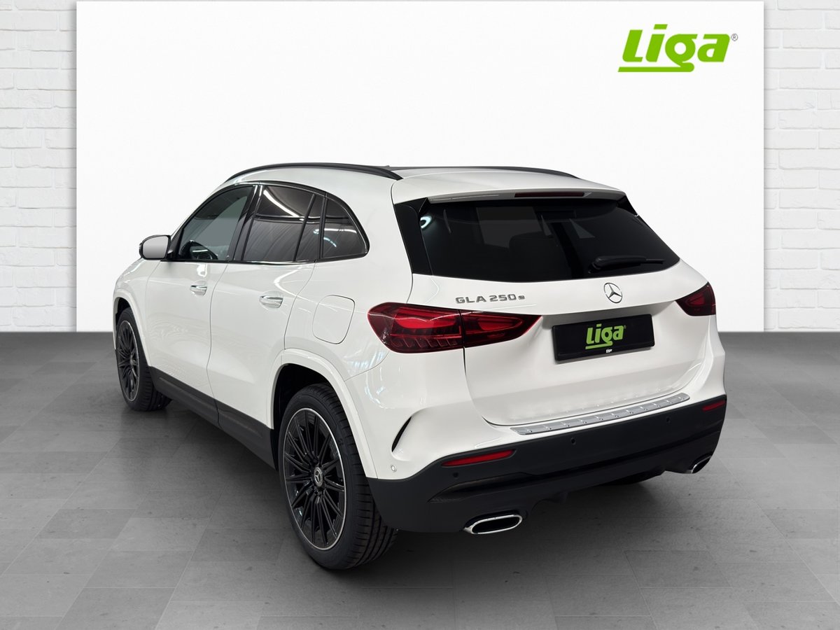 MERCEDES-BENZ GLA 250 e AMG Line EQ Star, Plug-in-Hybrid Benzina/Elettrica, Auto nuove, Automatico - 4