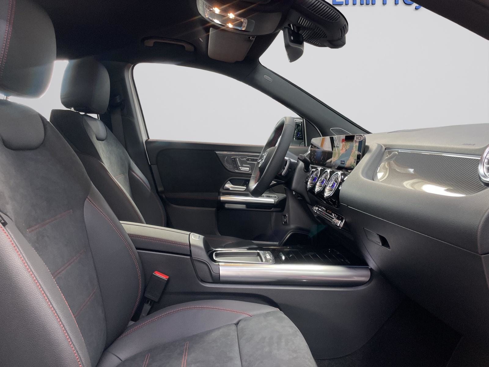 MERCEDES-BENZ GLA 250 4MATIC Swiss Star AMG Line, Hybride Leggero Benzina/Elettrica, Auto nuove, Automatico - 6