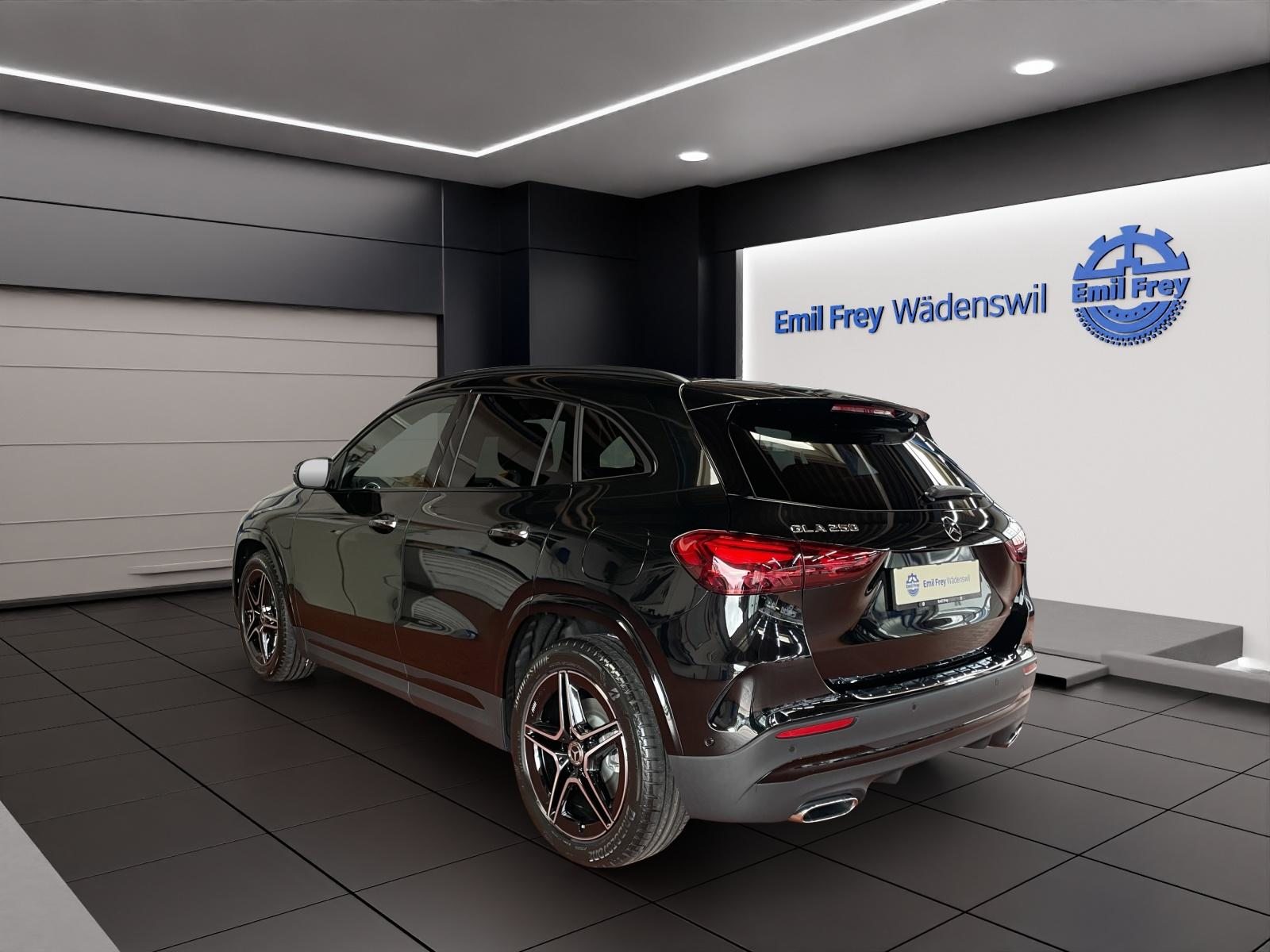 MERCEDES-BENZ GLA 250 4MATIC Swiss Star AMG Line, Hybride Leggero Benzina/Elettrica, Auto nuove, Automatico - 3