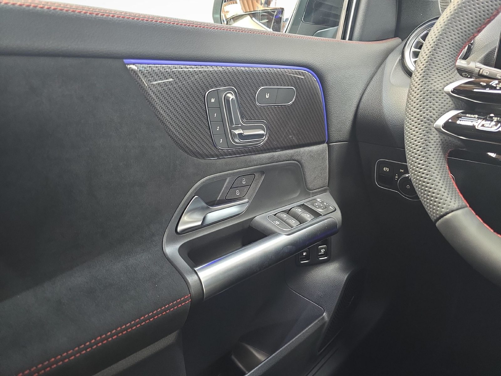 MERCEDES-BENZ GLA 250 e EQ Star AMG Line, Hybride Rechargeable Essence/Électricité, Voiture nouvelle, Automatique - 5