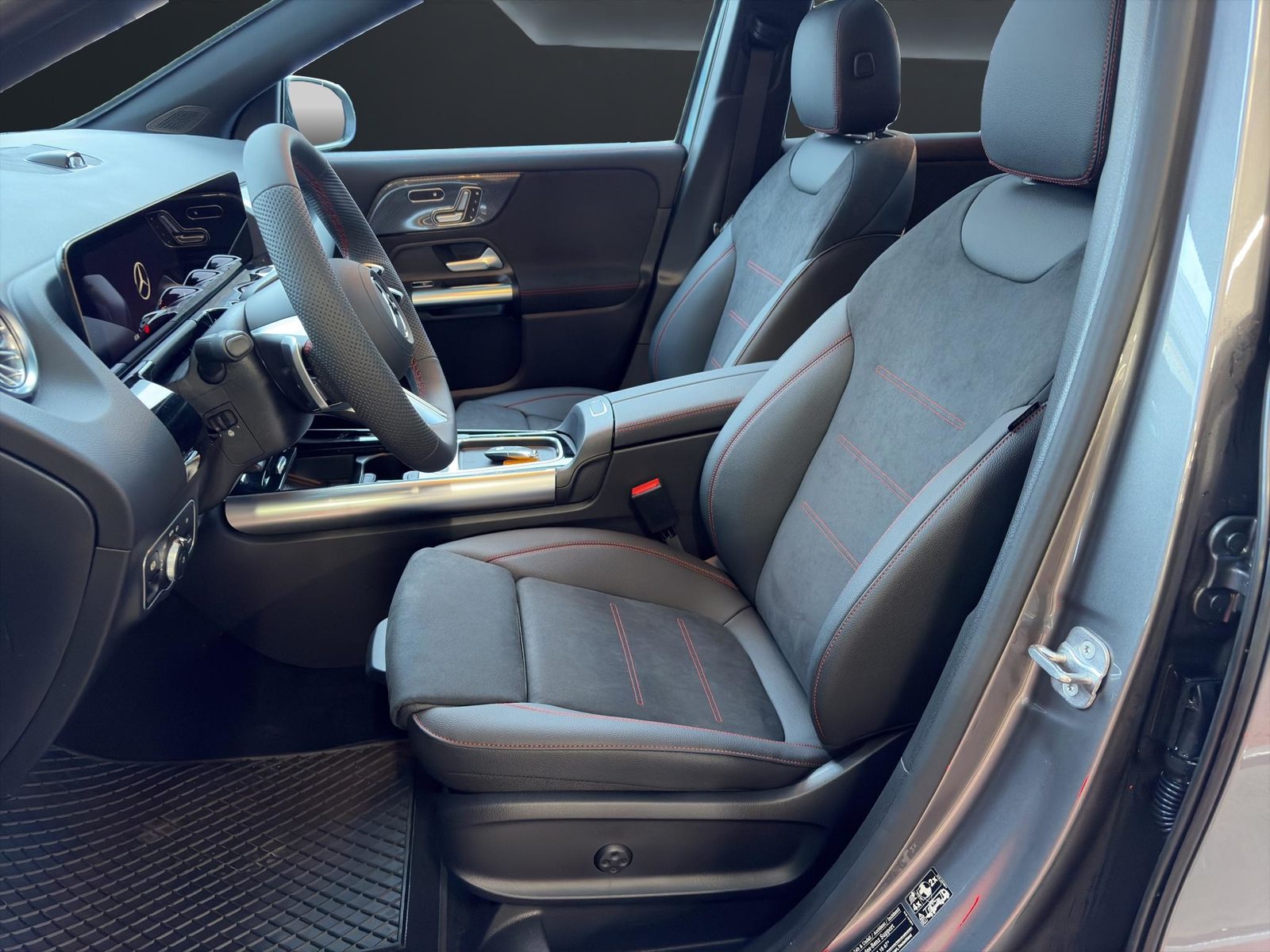 MERCEDES-BENZ GLA 250 Swiss Star AMG Line 4matic, Hybride Léger Essence/Électricité, Voiture nouvelle, Automatique - 7