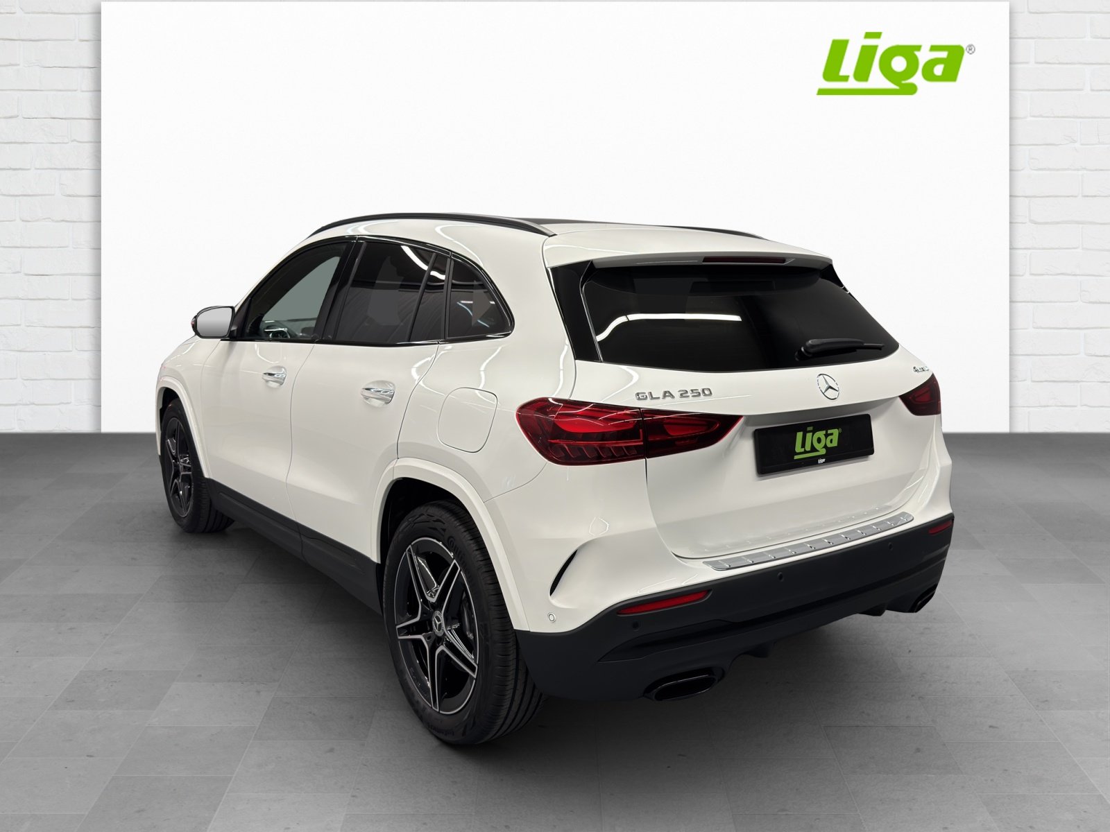 MERCEDES-BENZ GLA 250 Swiss Star, Hybride Leggero Benzina/Elettrica, Auto nuove, Automatico - 4