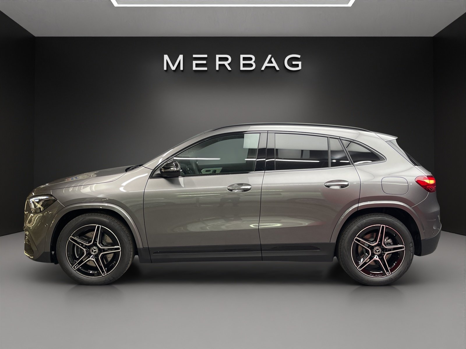 MERCEDES-BENZ GLA 250 4MATIC Swiss Star, Mild-Hybrid Petrol/Electric, New car, Automatic - 3