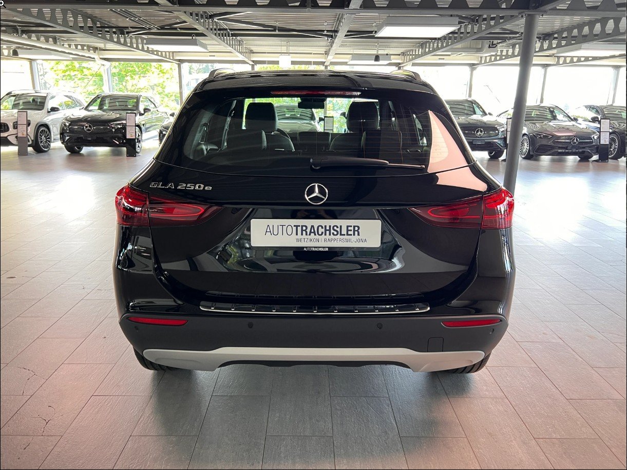 MERCEDES-BENZ GLA 250 e EQ Star 8G-DCT, Plug-in-Hybrid Benzina/Elettrica, Auto nuove, Automatico - 5
