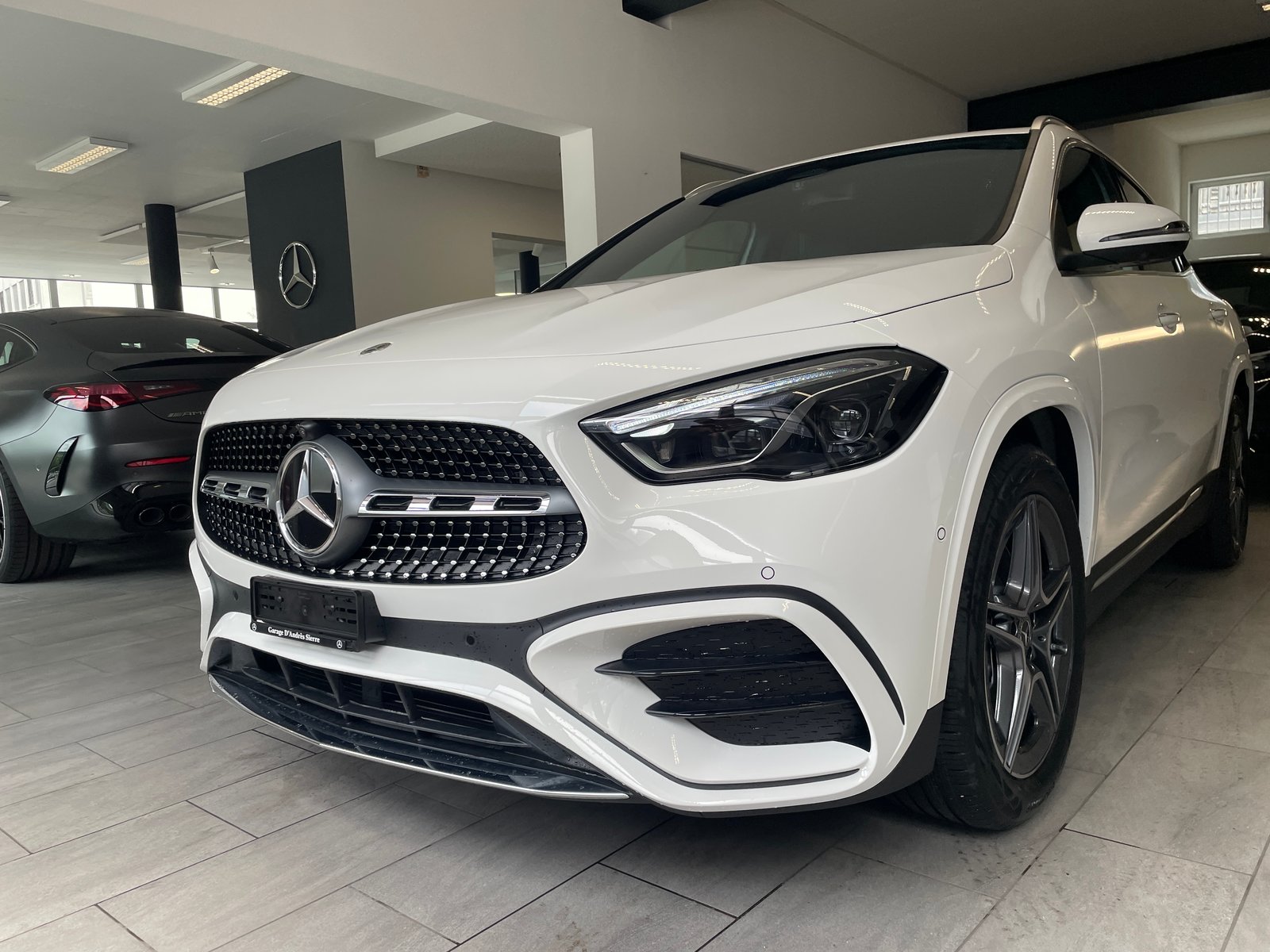 MERCEDES-BENZ GLA 250 4Matic 8G-DCT AMG Line Swiss Star, Hybride Léger Essence/Électricité, Voiture nouvelle, Automatique - 2