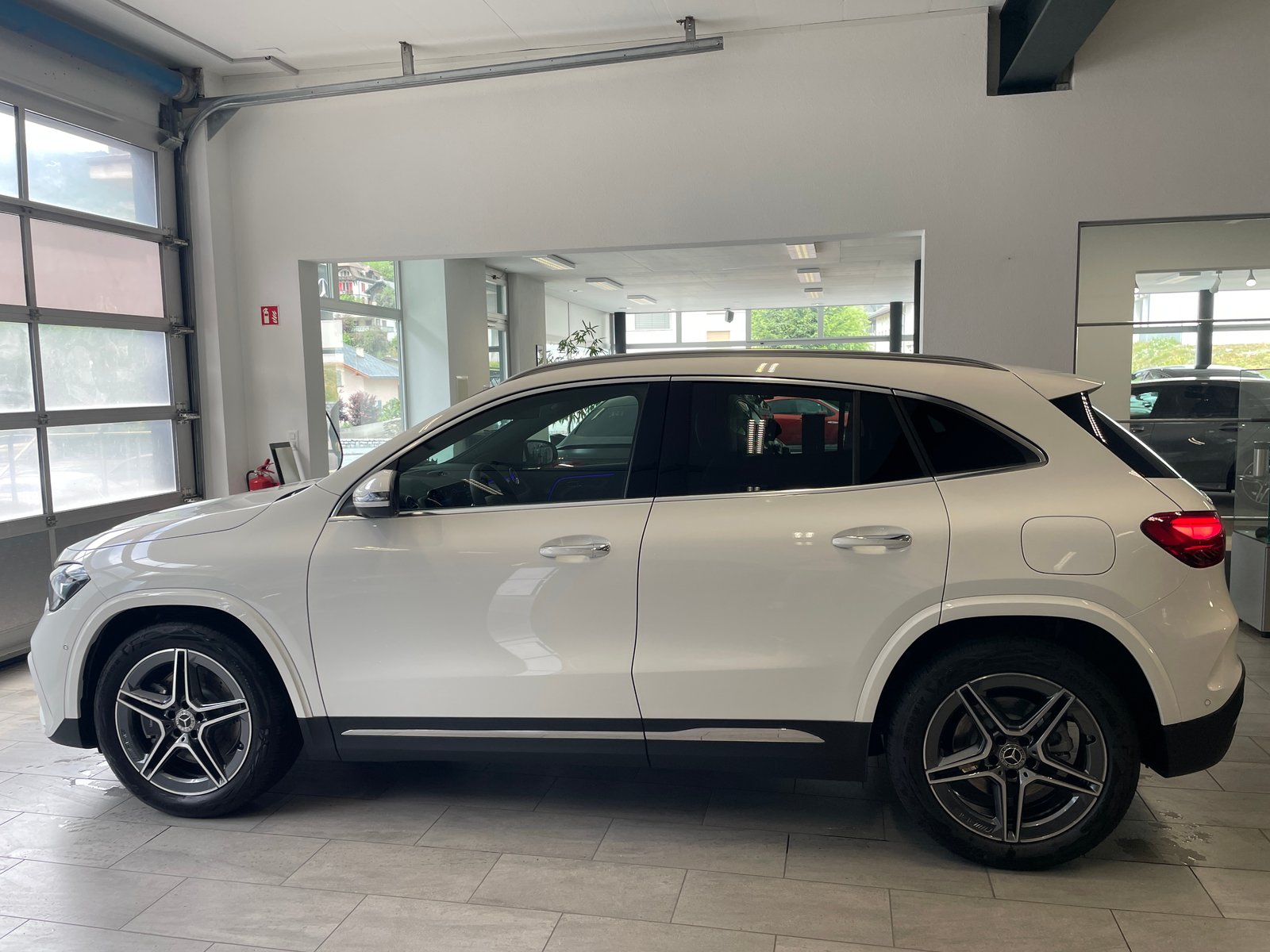 MERCEDES-BENZ GLA 250 4Matic 8G-DCT AMG Line Swiss Star, Hybride Léger Essence/Électricité, Voiture nouvelle, Automatique - 4