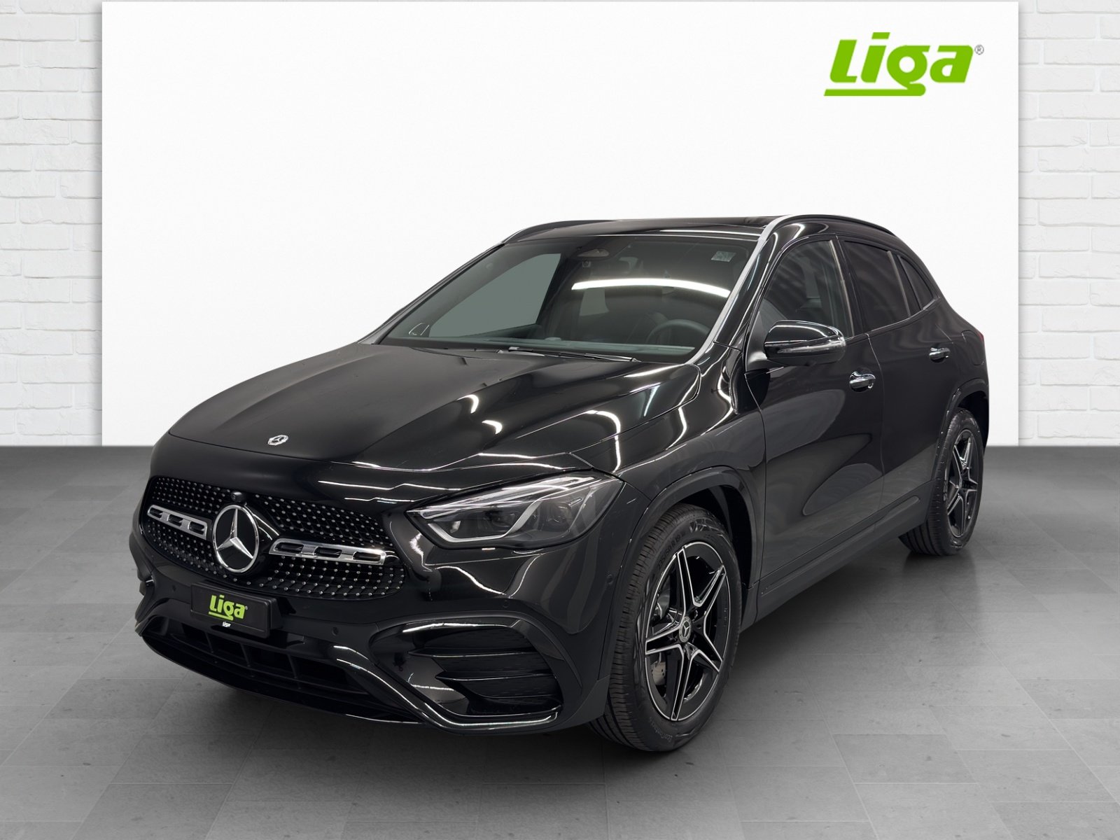 MERCEDES-BENZ GLA 250 Swiss Star