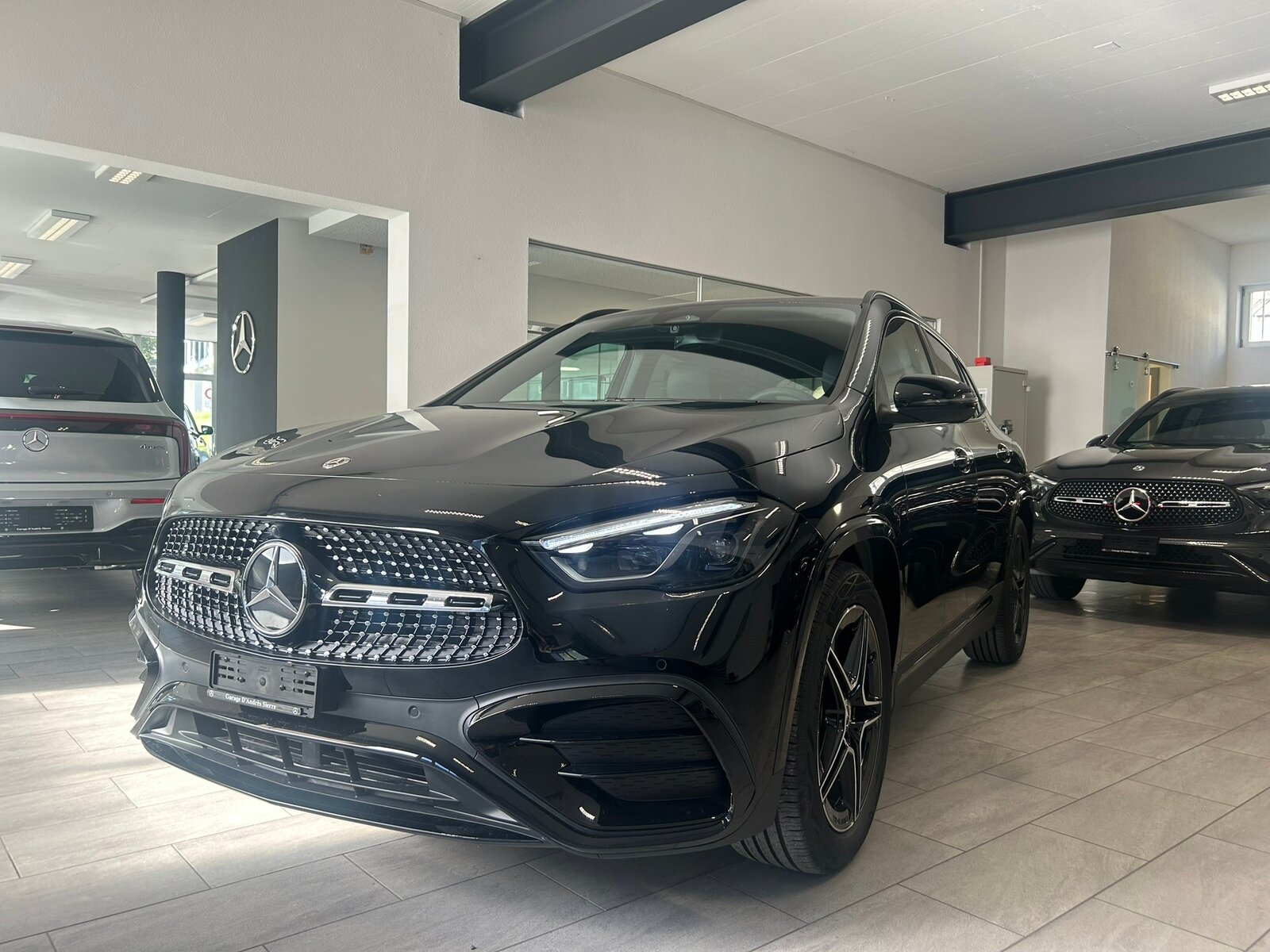 MERCEDES-BENZ GLA 250 4Matic AMG Line 8G-DCT Swiss Star