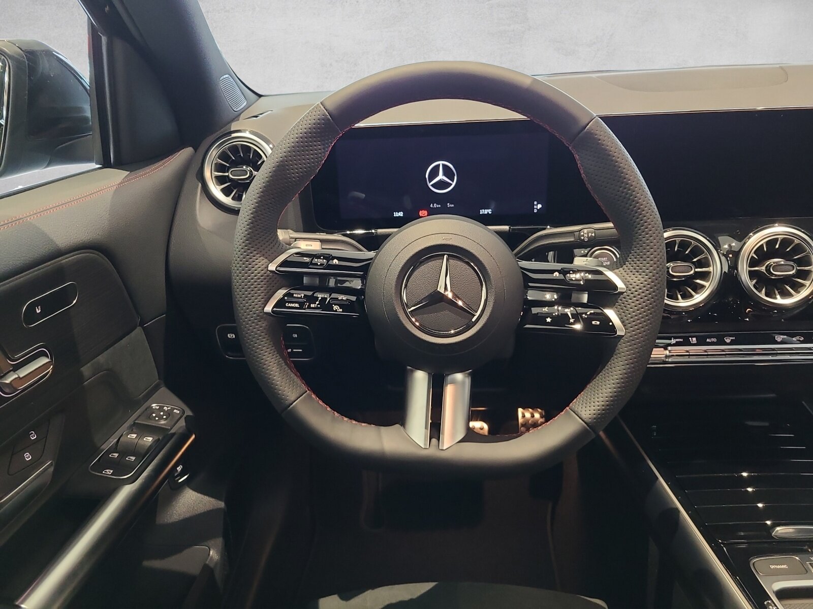 MERCEDES-BENZ GLA 250 AMG 4M Swiss Star  H247, Hybride Léger Essence/Électricité, Voiture nouvelle, Automatique - 5