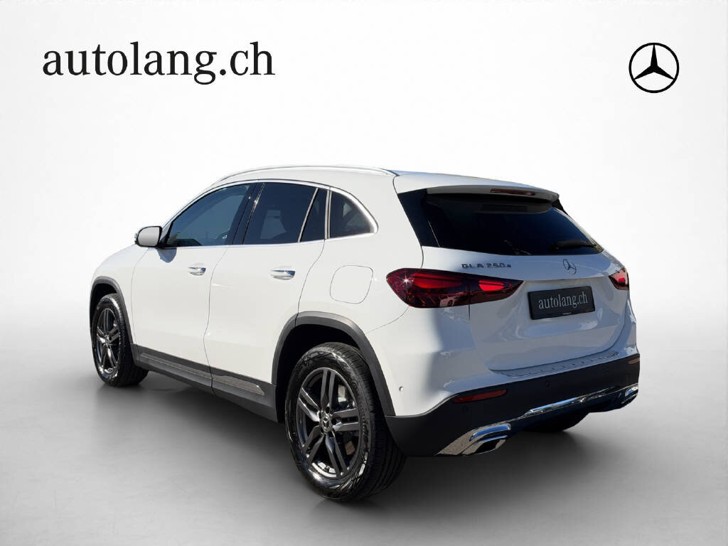 MERCEDES-BENZ GLA 250 e Progressive Line EQ Star, Hybride Rechargeable Essence/Électricité, Voiture nouvelle, Automatique - 4