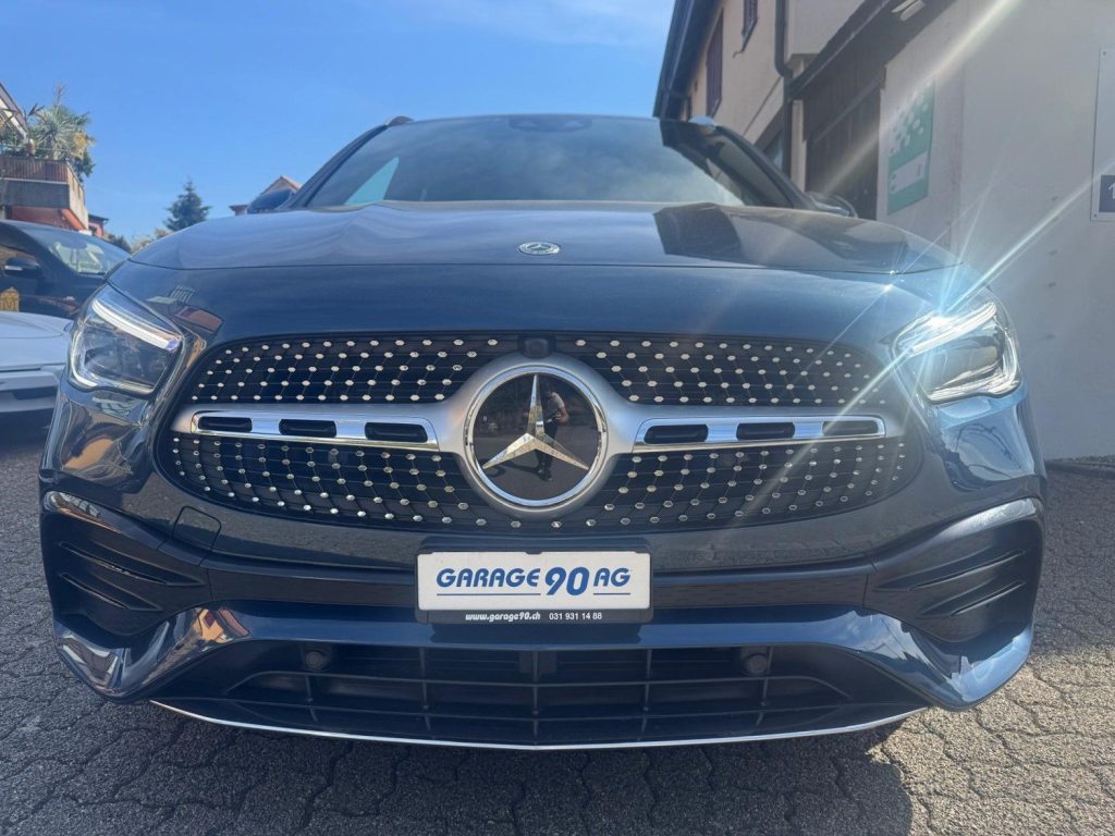 MERCEDES-BENZ GLA 250 AMG Line 4matic