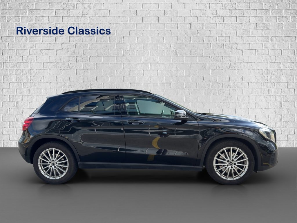 MERCEDES-BENZ GLA 250 Urban 4m, Benzin, Occasion / Gebraucht, Automatik - 6
