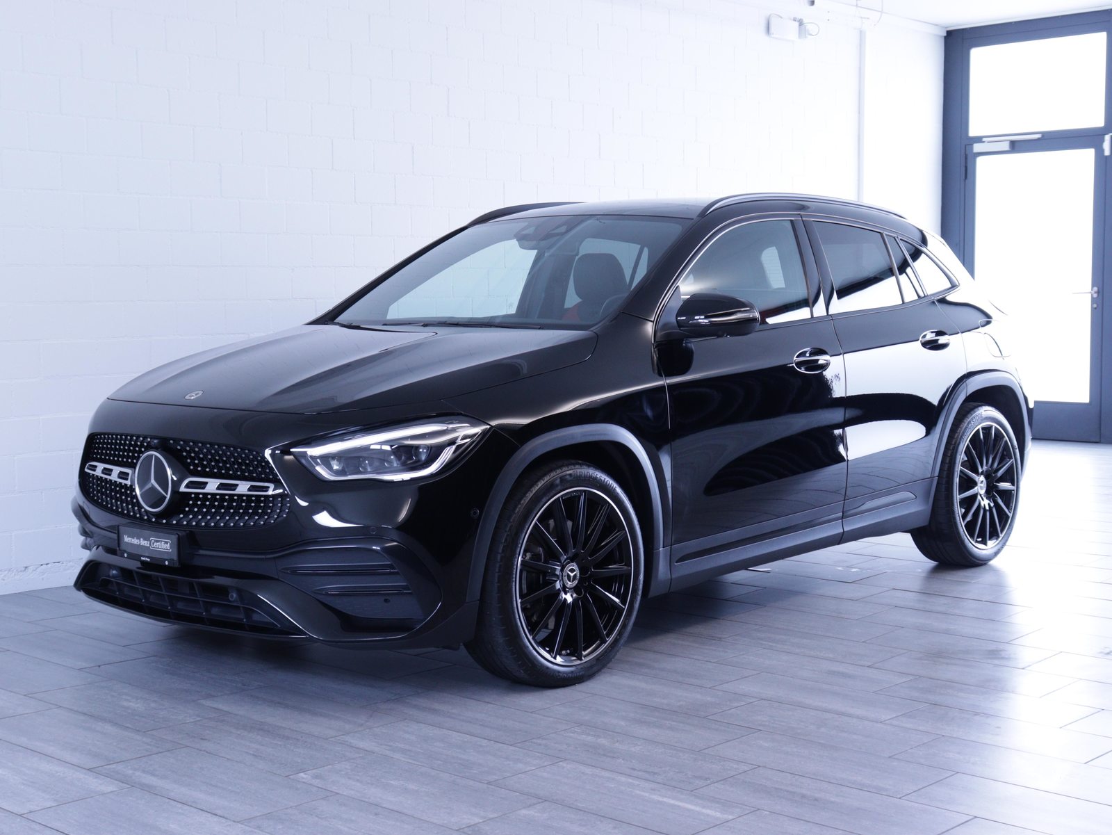 MERCEDES-BENZ GLA 250 AMG Line 4matic