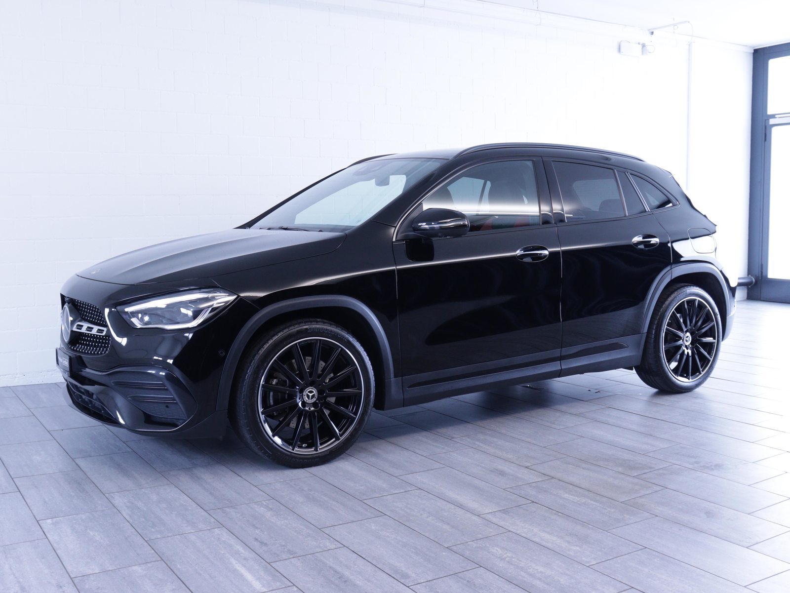 MERCEDES-BENZ GLA 250 AMG Line 4matic, Petrol, Second hand / Used, Automatic - 2