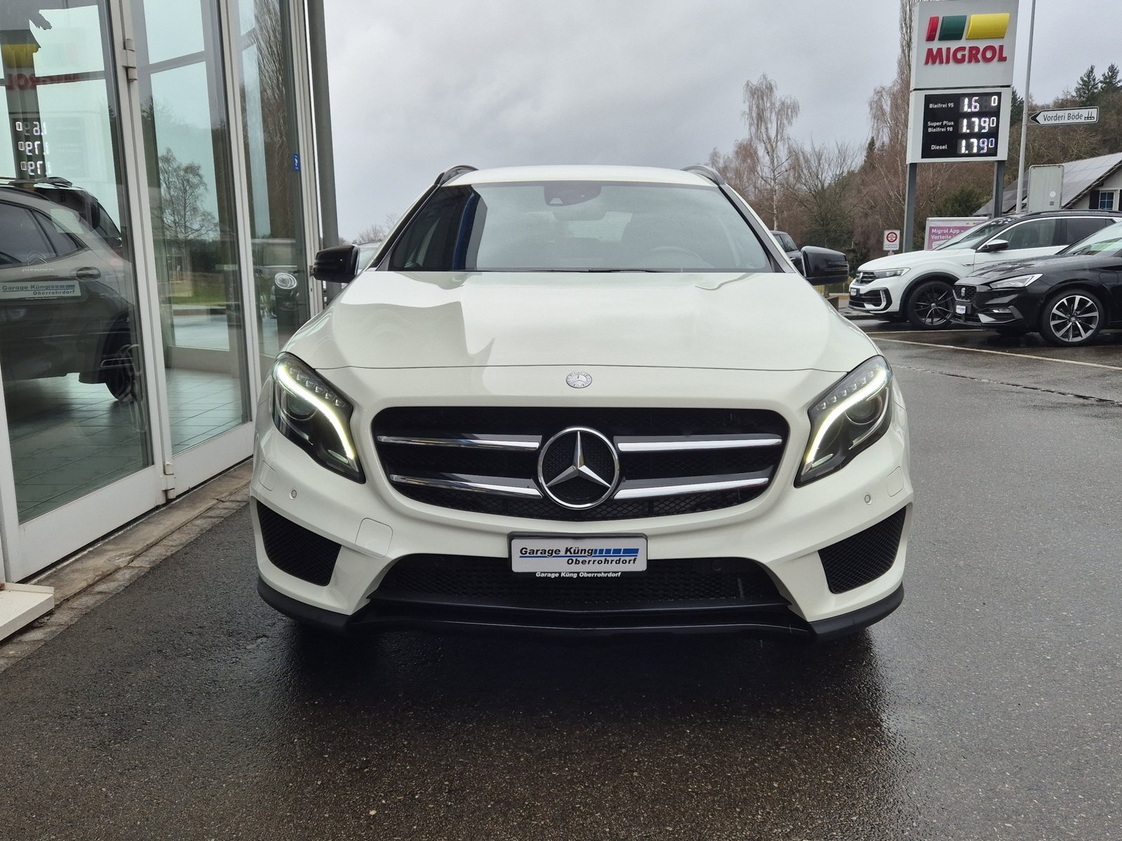 MERCEDES-BENZ GLA 250 AMG Line 4Matic 7G-DCT, Benzin, Occasion / Gebraucht, Automatik - 3