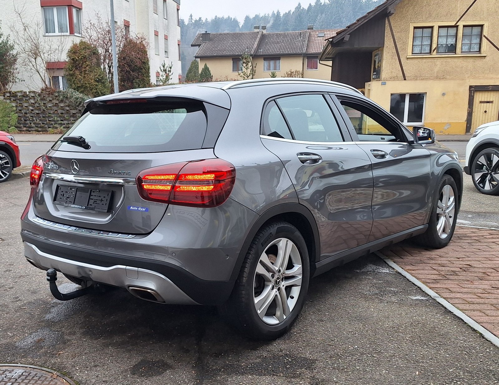 MERCEDES-BENZ GLA 250 Urban 4Matic, Petrol, Second hand / Used, Automatic - 3