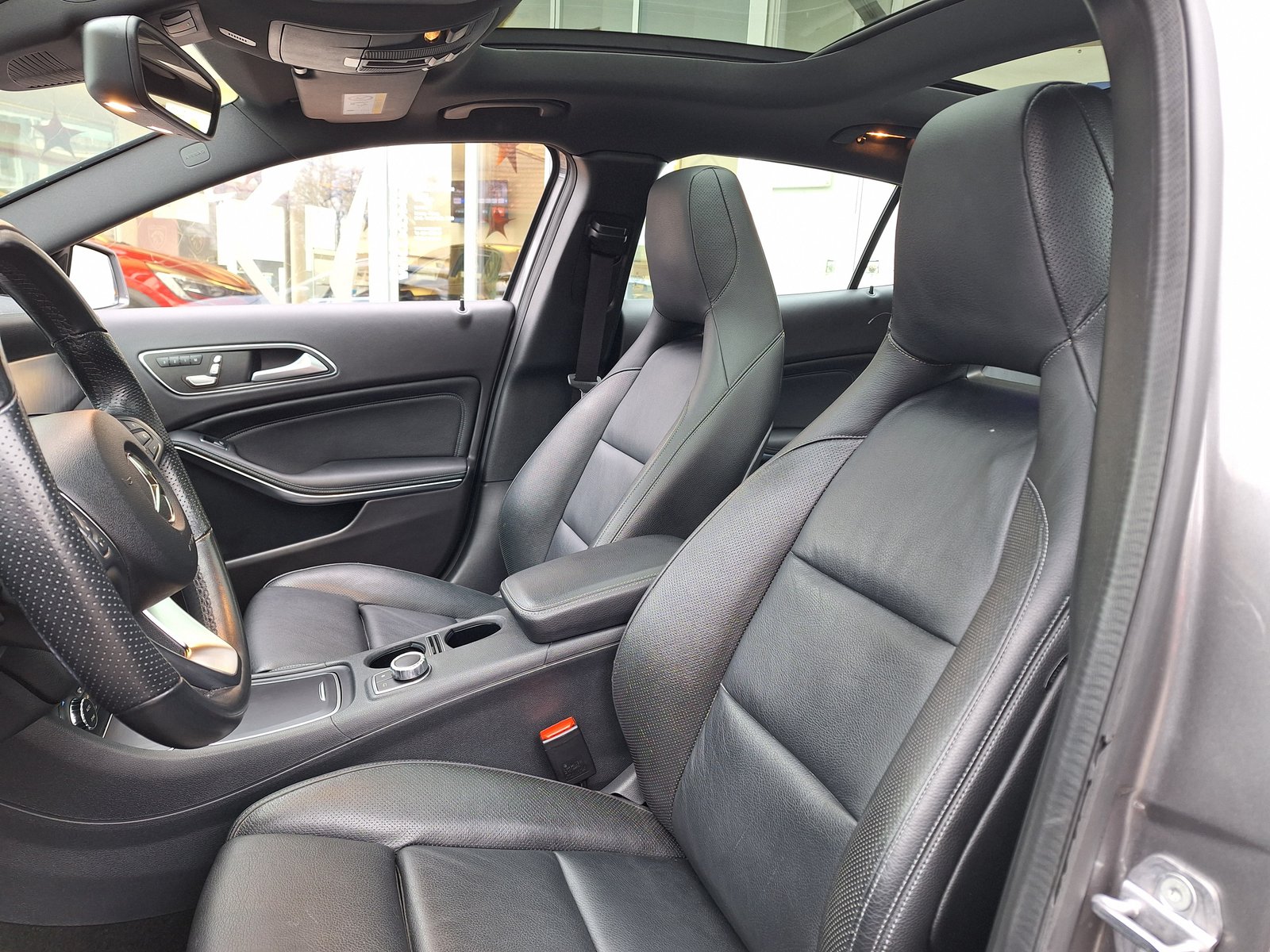 MERCEDES-BENZ GLA 250 Urban 4Matic, Petrol, Second hand / Used, Automatic - 6