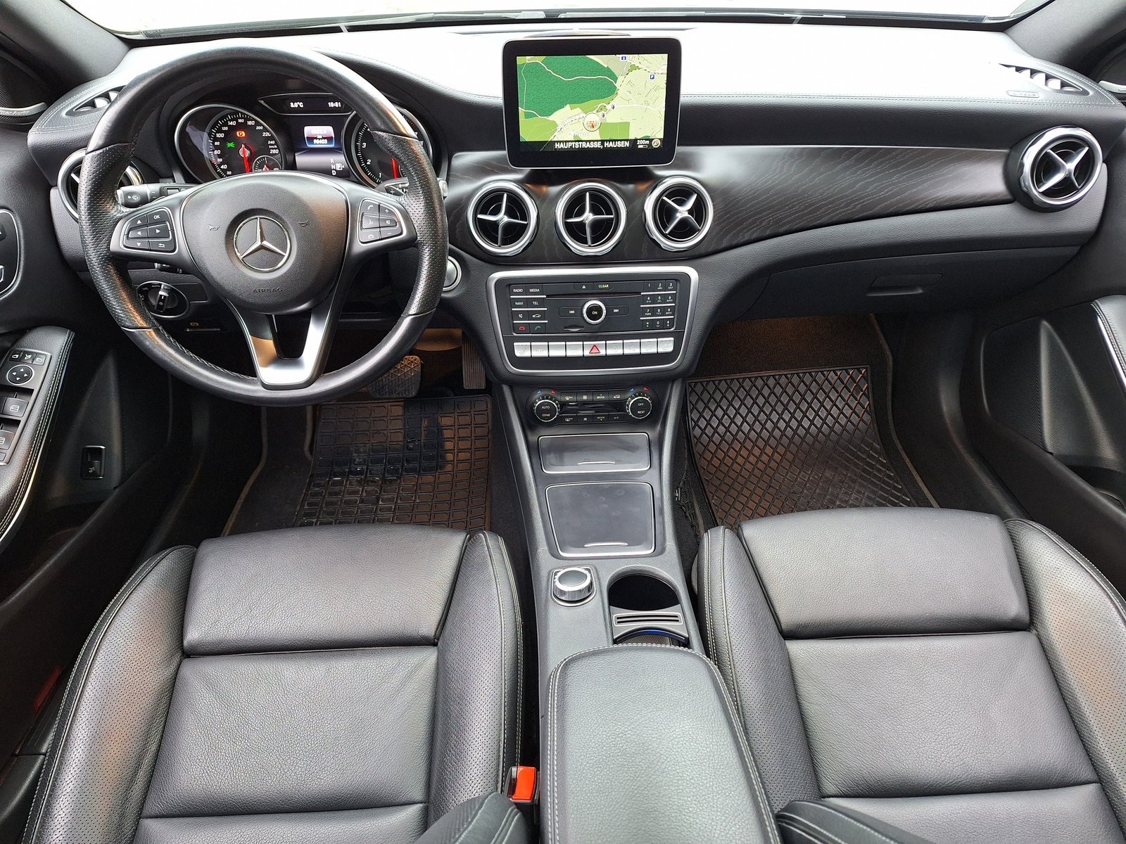 MERCEDES-BENZ GLA 250 Urban 4Matic, Petrol, Second hand / Used, Automatic - 7