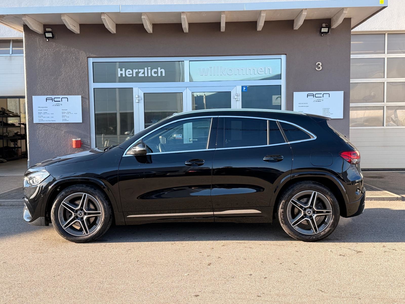 MERCEDES-BENZ GLA 250 4Matic AMG Line 8G-DCT, Benzin, Occasion / Gebraucht, Automatik - 4