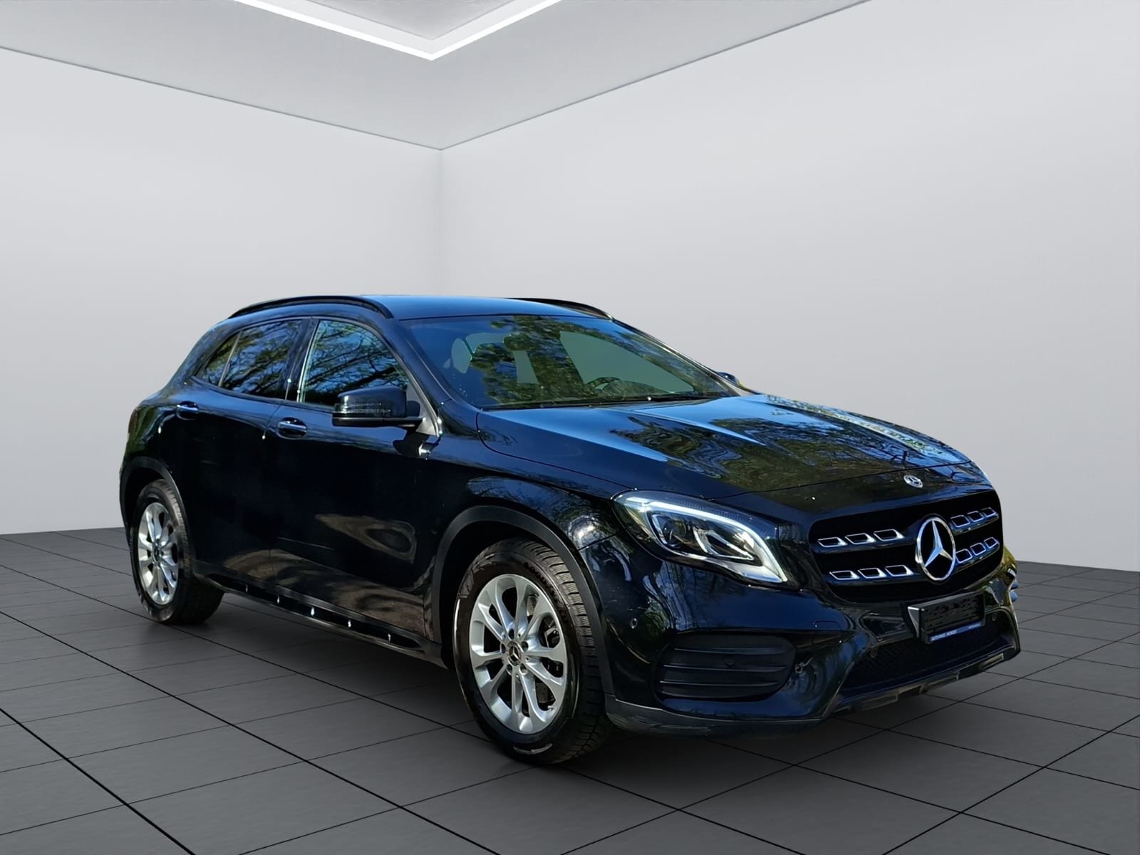 MERCEDES-BENZ GLA 250 4Matic 7G-DCT, Benzin, Occasion / Gebraucht, Automatik - 3
