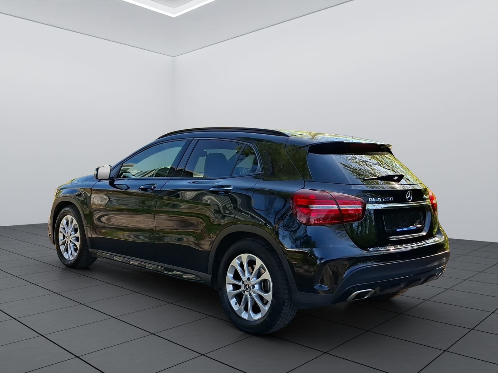 MERCEDES-BENZ GLA 250 4Matic 7G-DCT, Benzin, Occasion / Gebraucht, Automatik - 6