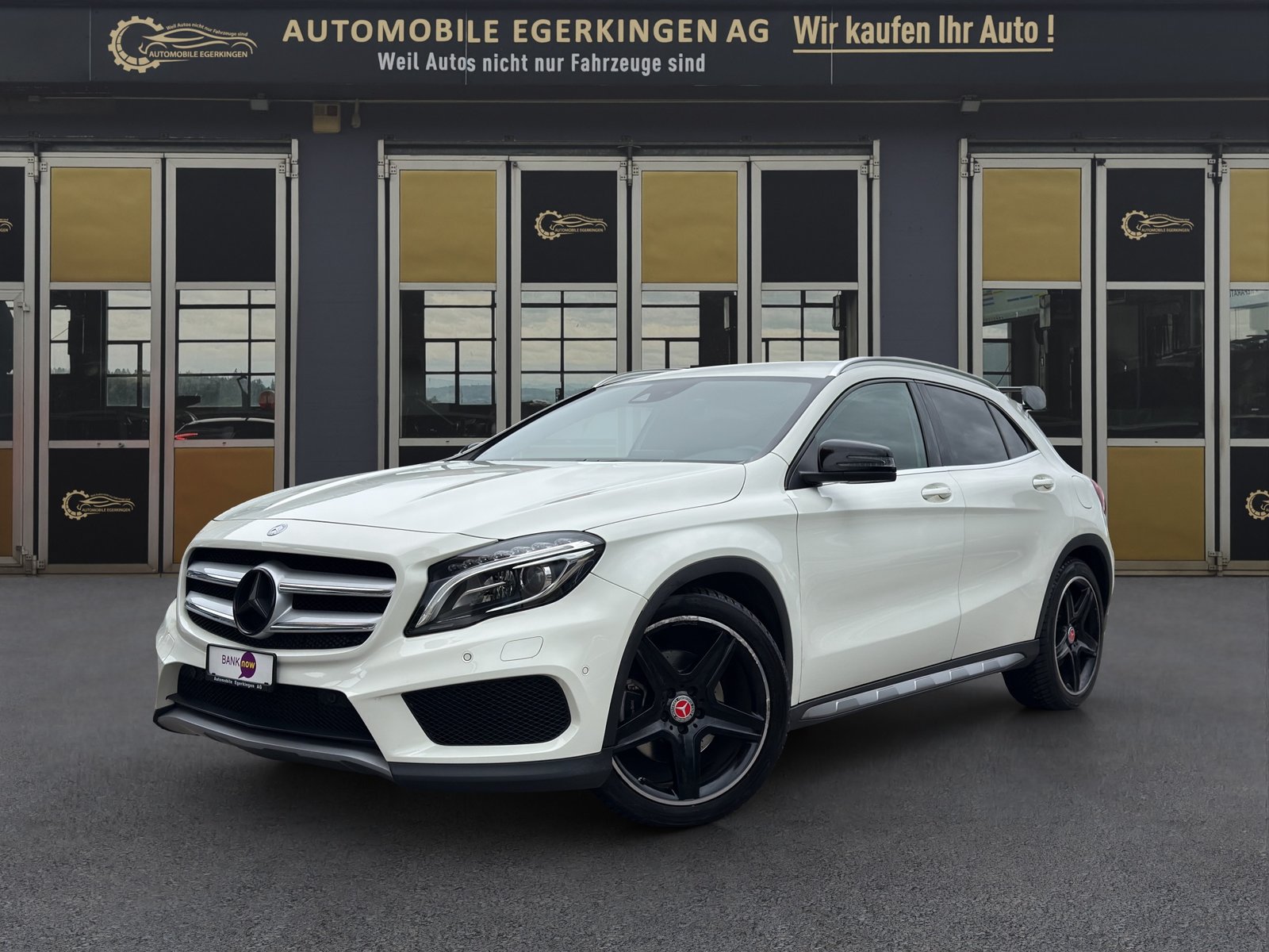 MERCEDES-BENZ GLA 250 AMG Line 4m