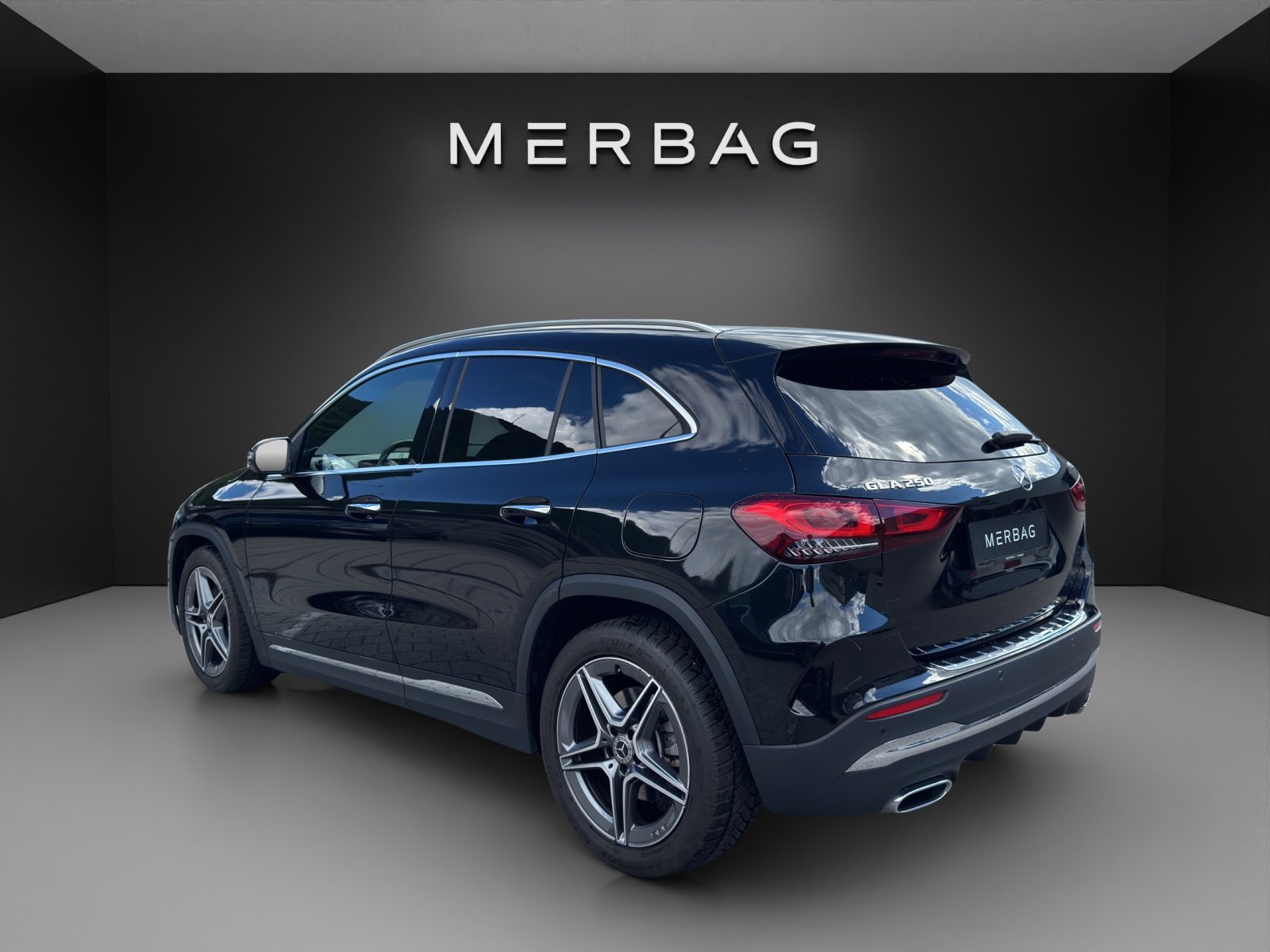 MERCEDES-BENZ GLA 250 AMG Line 4Matic, Benzin, Occasion / Gebraucht, Automatik - 3