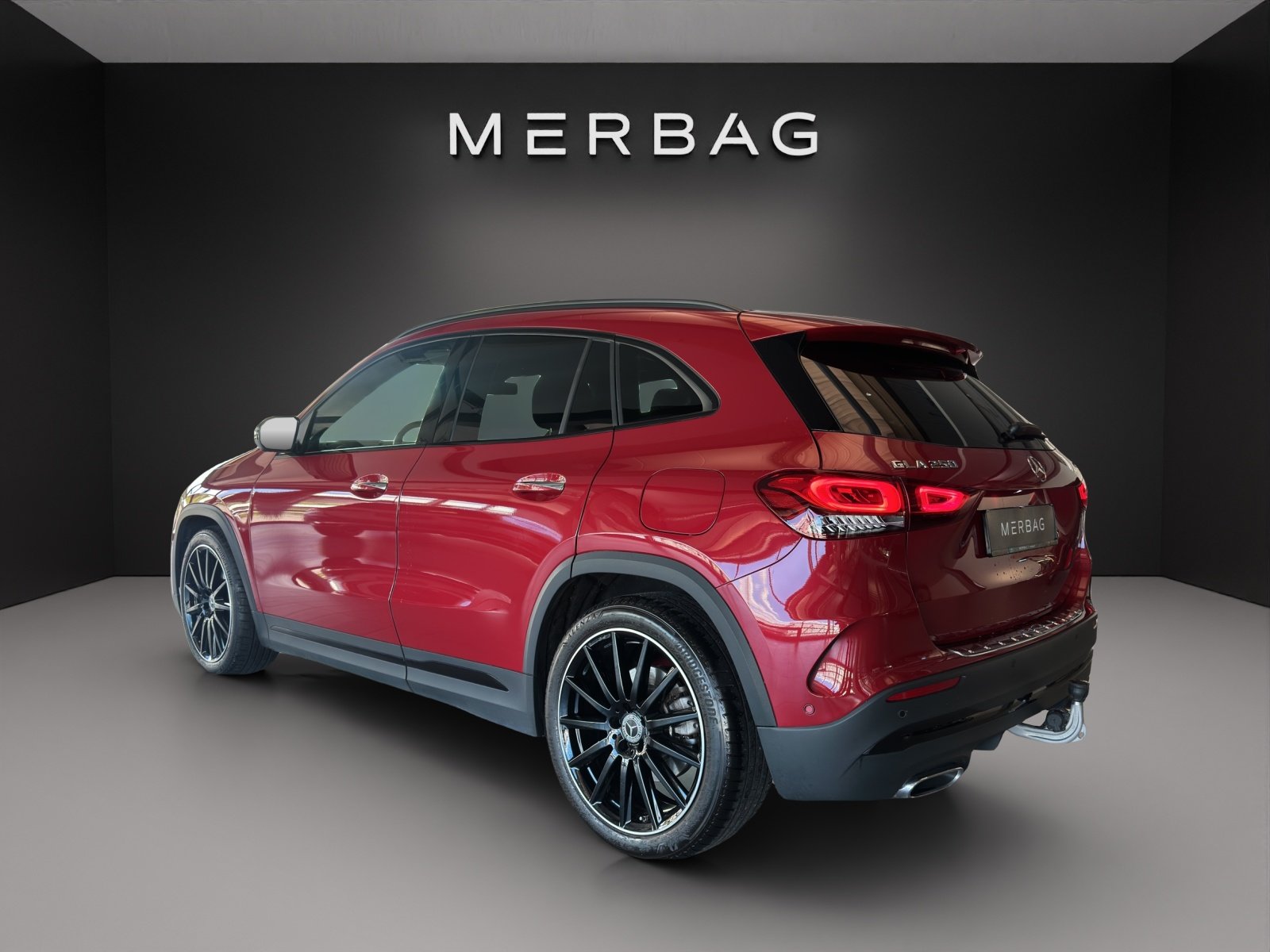 MERCEDES-BENZ GLA 250 AMG Line 4Matic, Benzin, Occasion / Gebraucht, Automatik - 4