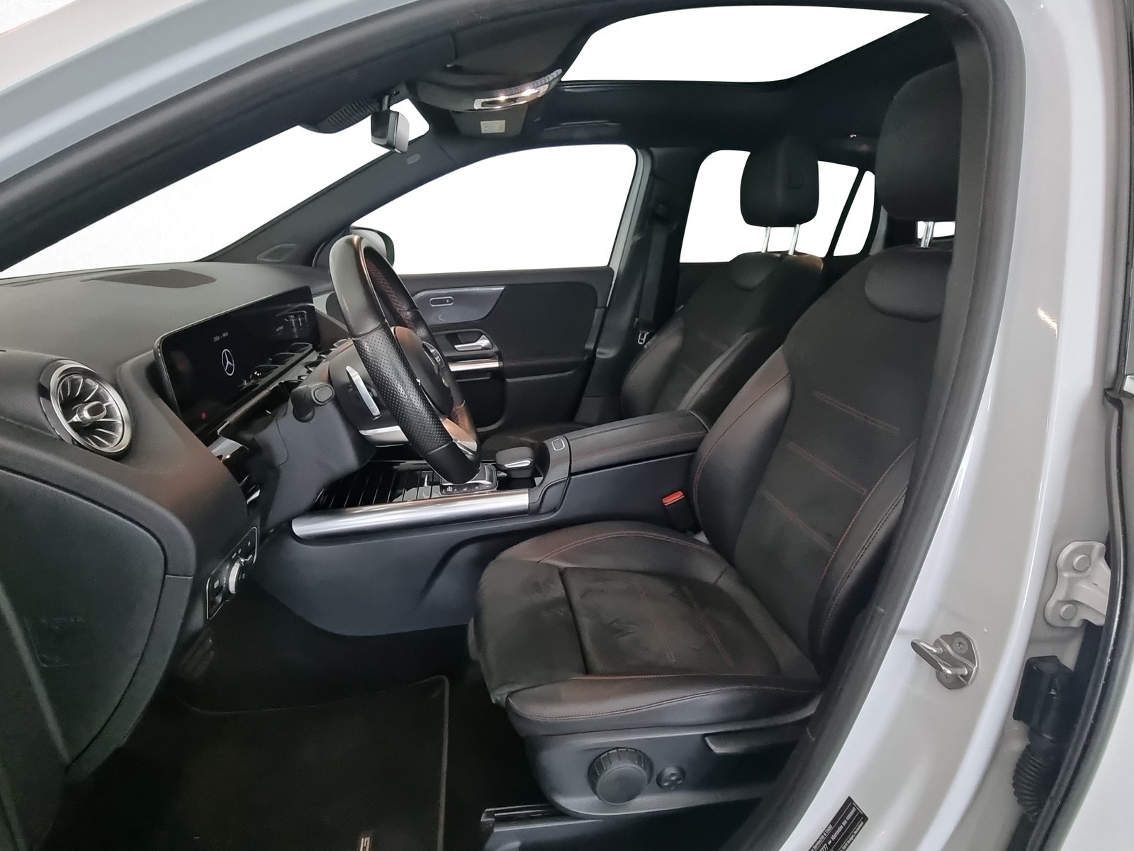 MERCEDES-BENZ GLA 250 AMG-Line 4Matic 8G-Speedshift DCT, Essence, Occasion / Utilisé, Automatique - 6