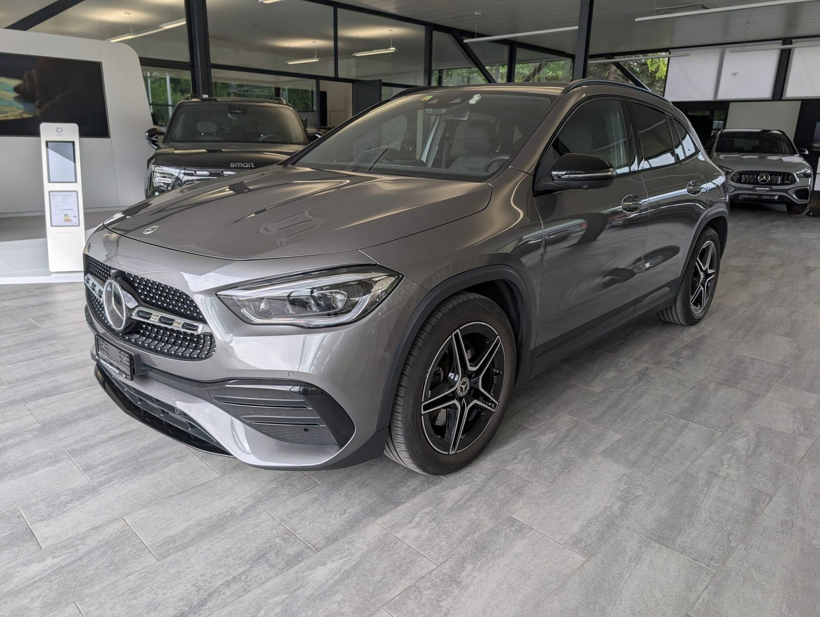 MERCEDES-BENZ GLA 250 AMG Line 4matic