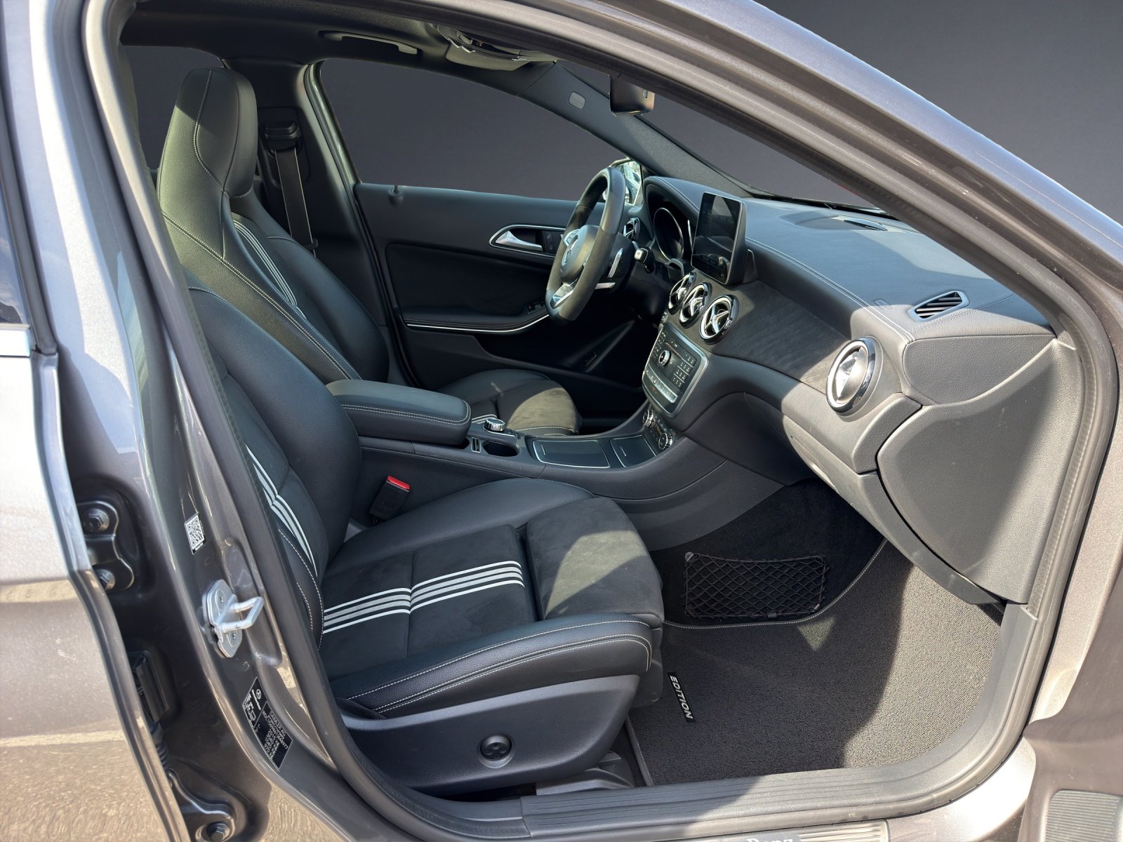 MERCEDES-BENZ GLA 250 AMG Line 4Matic 7G-DCT, Essence, Occasion / Utilisé, Automatique - 7