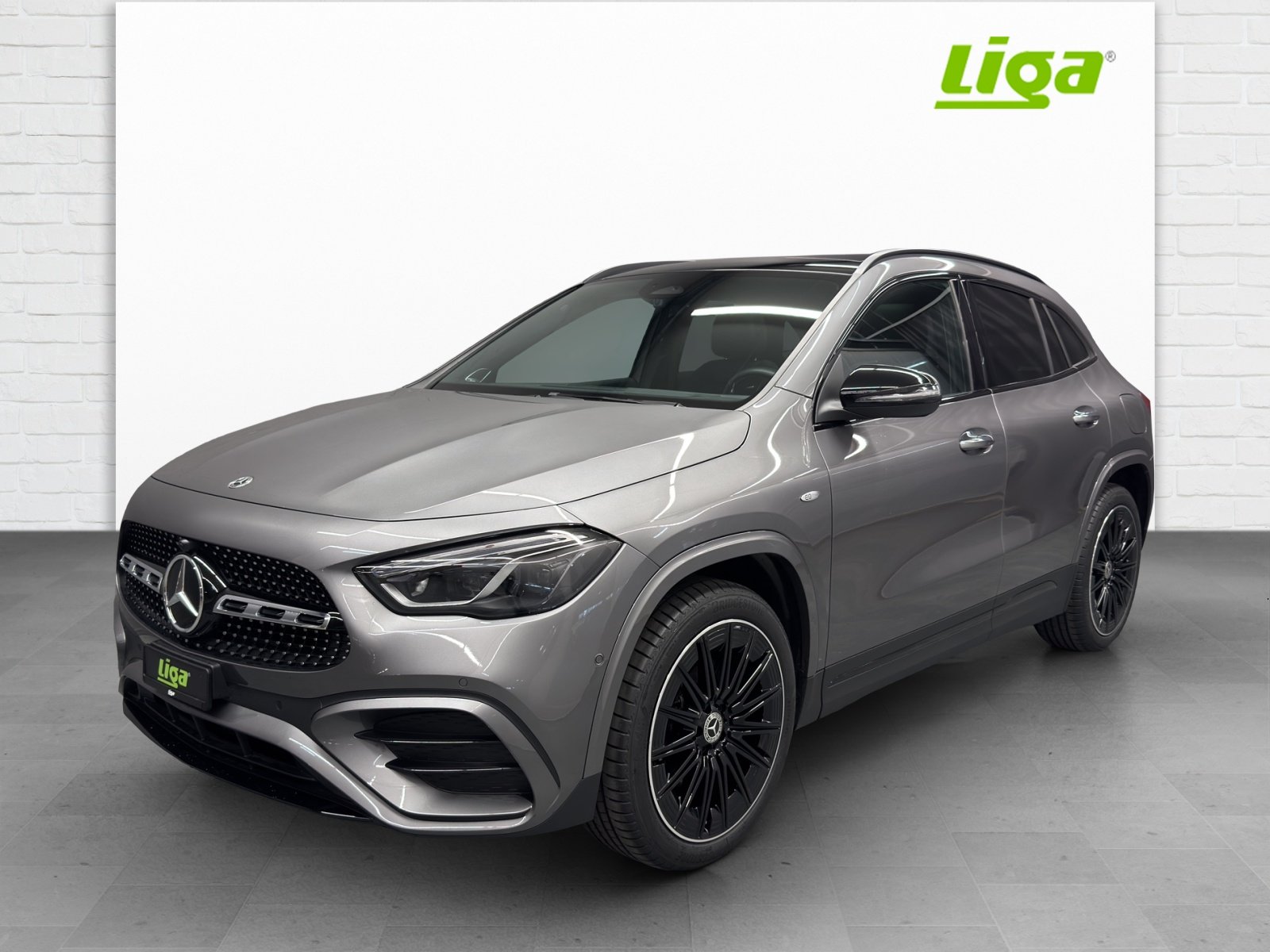 MERCEDES-BENZ GLA 250 e EQ Star AMG Line