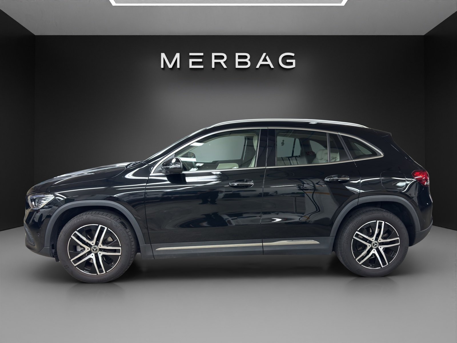 MERCEDES-BENZ GLA 250 Style 4Matic, Benzin, Occasion / Gebraucht, Automatik - 2