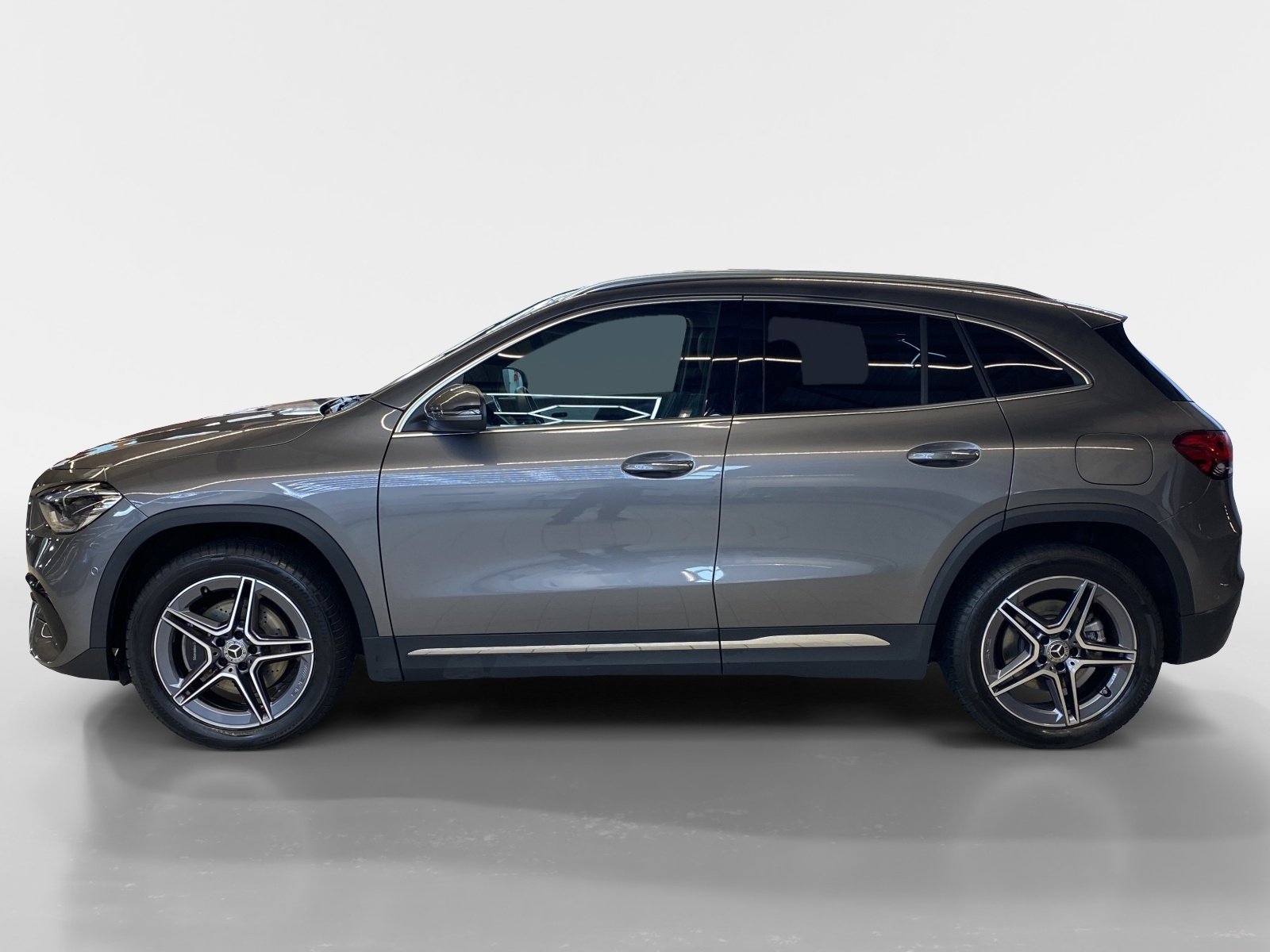 MERCEDES-BENZ GLA 250 e AMG Line, Plug-in-Hybrid Benzin/Elektro, Occasion / Gebraucht, Automatik - 3