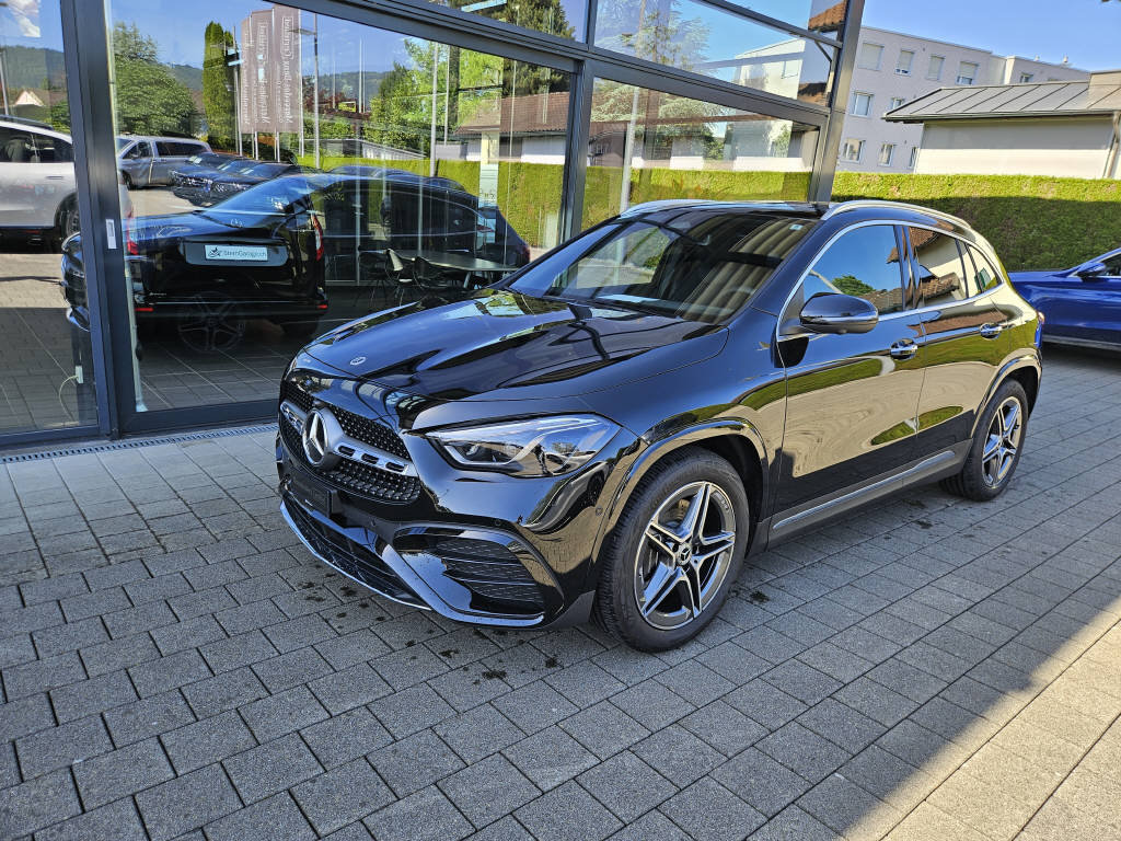 MERCEDES-BENZ GLA 250 4Matic AMG Line Swiss Star