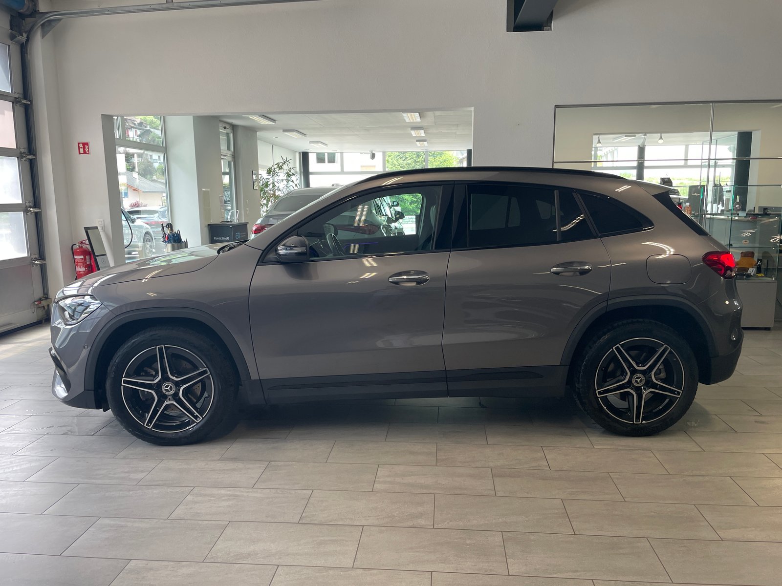 MERCEDES-BENZ GLA 250e AMG Line 8G-DCT, Plug-in-Hybrid Benzin/Elektro, Occasion / Gebraucht, Automatik - 4