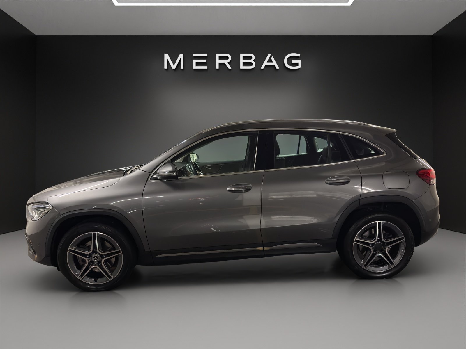 MERCEDES-BENZ GLA 250 4Matic Progressive 8G-DCT, Benzin, Occasion / Gebraucht, Automatik - 4