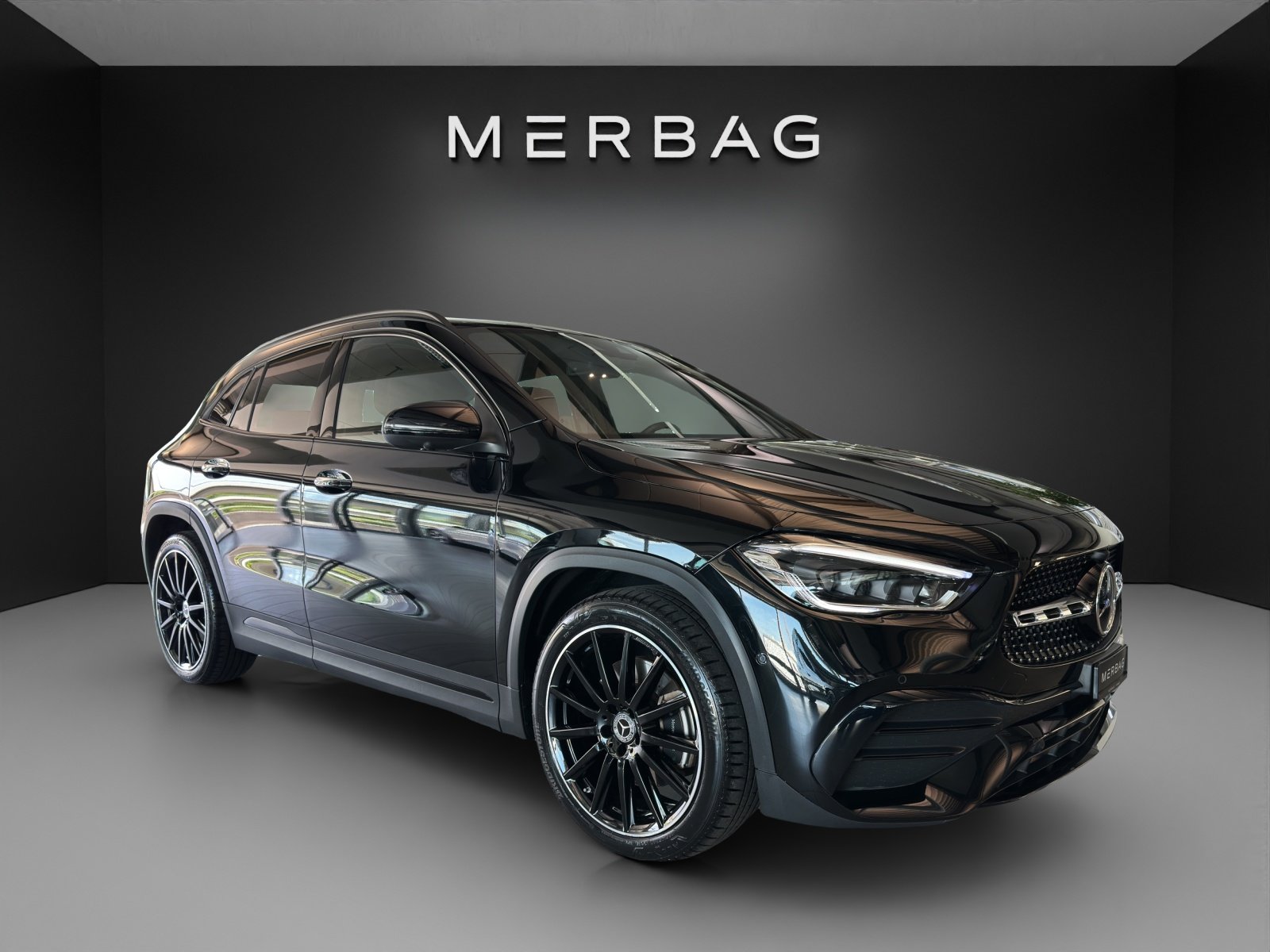 MERCEDES-BENZ GLA 250 AMG Line 4Matic