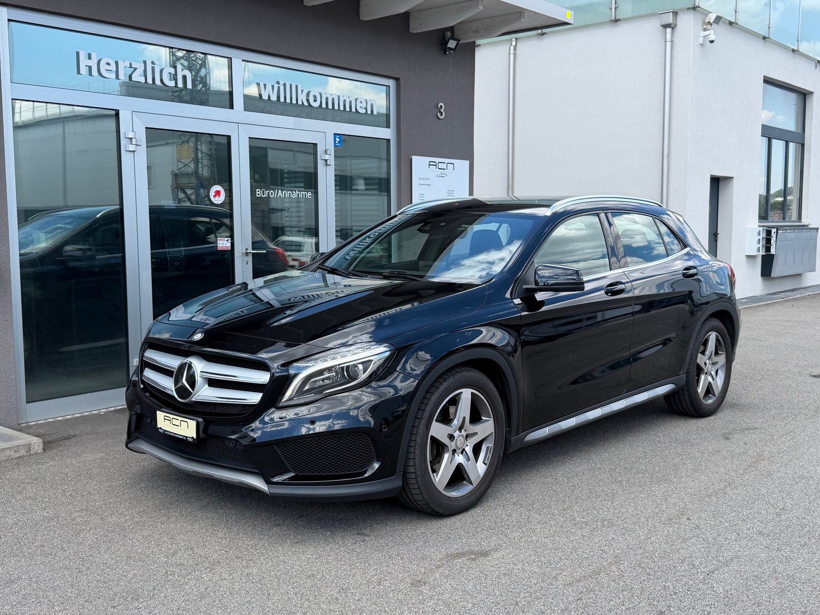 MERCEDES-BENZ GLA 250 AMG Line 4Matic 7G-DCT, Essence, Occasion / Utilisé, Automatique - 3