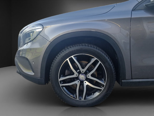 MERCEDES-BENZ GLA 250 Urban 4Matic, Benzina, Occasioni / Usate, Automatico - 4