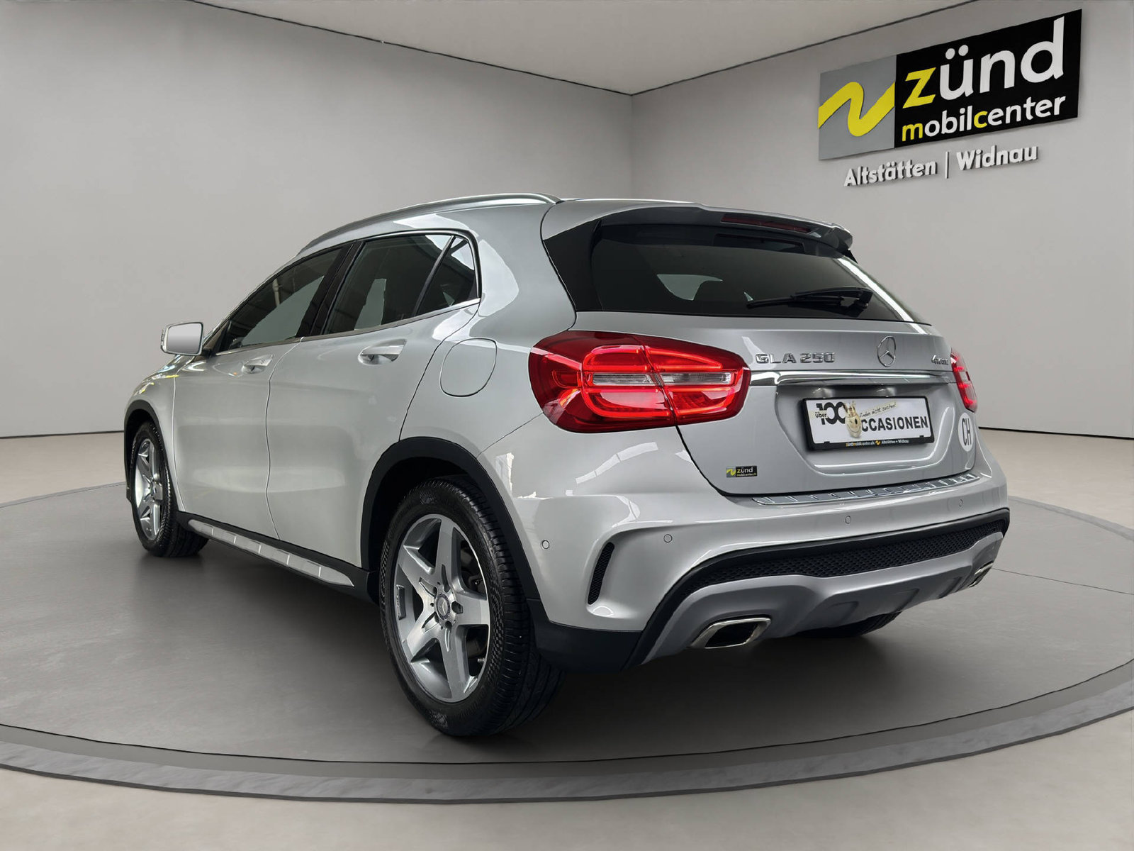 MERCEDES-BENZ GLA 250 AMG Line 4m, Benzin, Occasion / Gebraucht, Automatik - 3